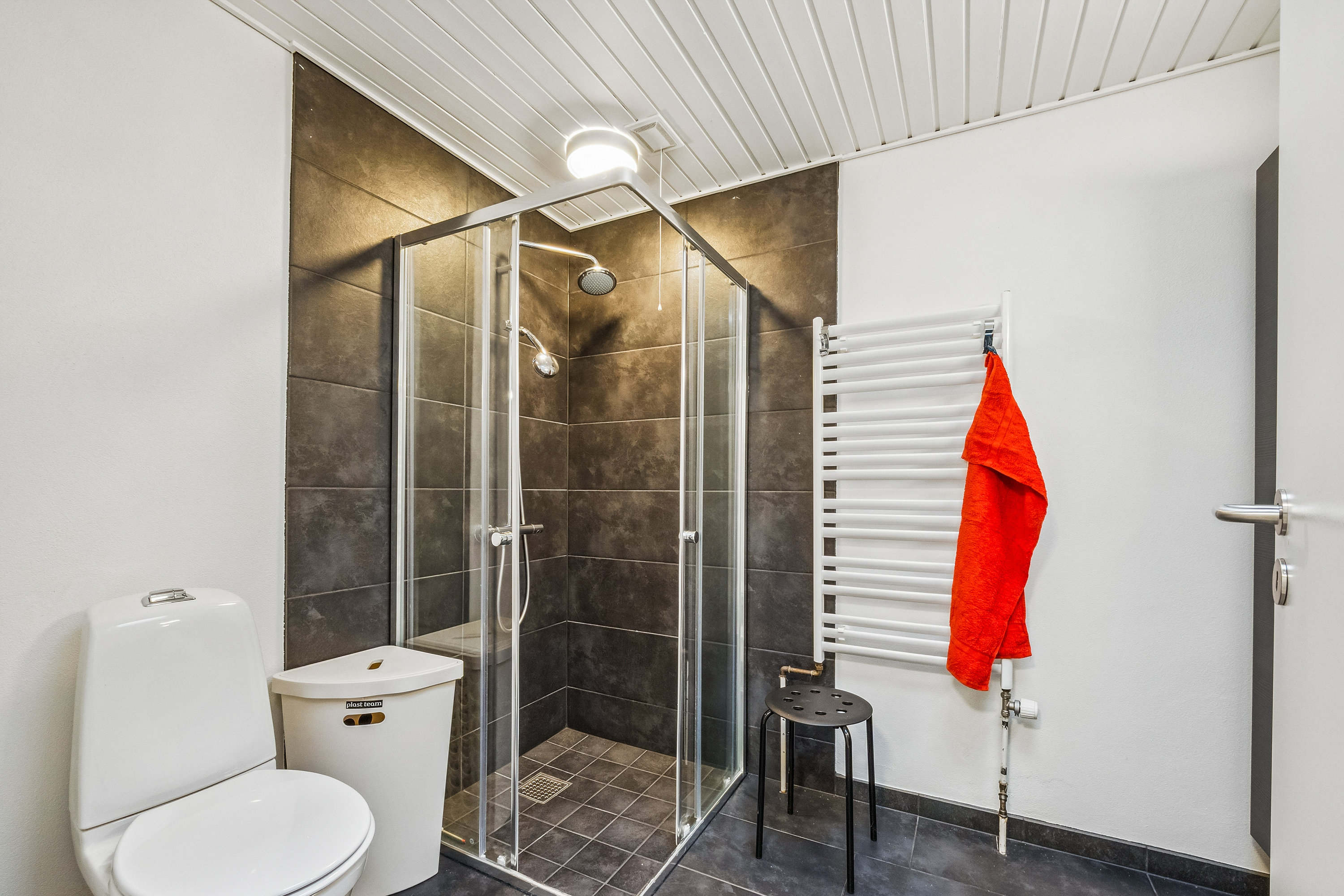 Fremhævet badeværelse billede i fuldskærmstilstand. Billede af Kærvej 33, 7870 Roslev