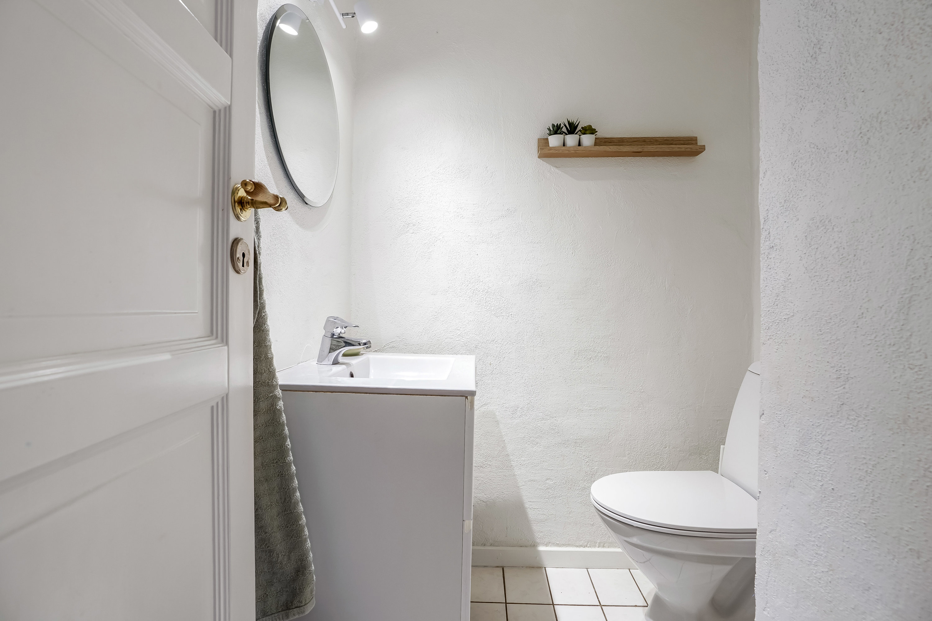 Fremhævet toilet billede i fuldskærmstilstand. Billede af Storebæltsvænget 74, 5500 Middelfart