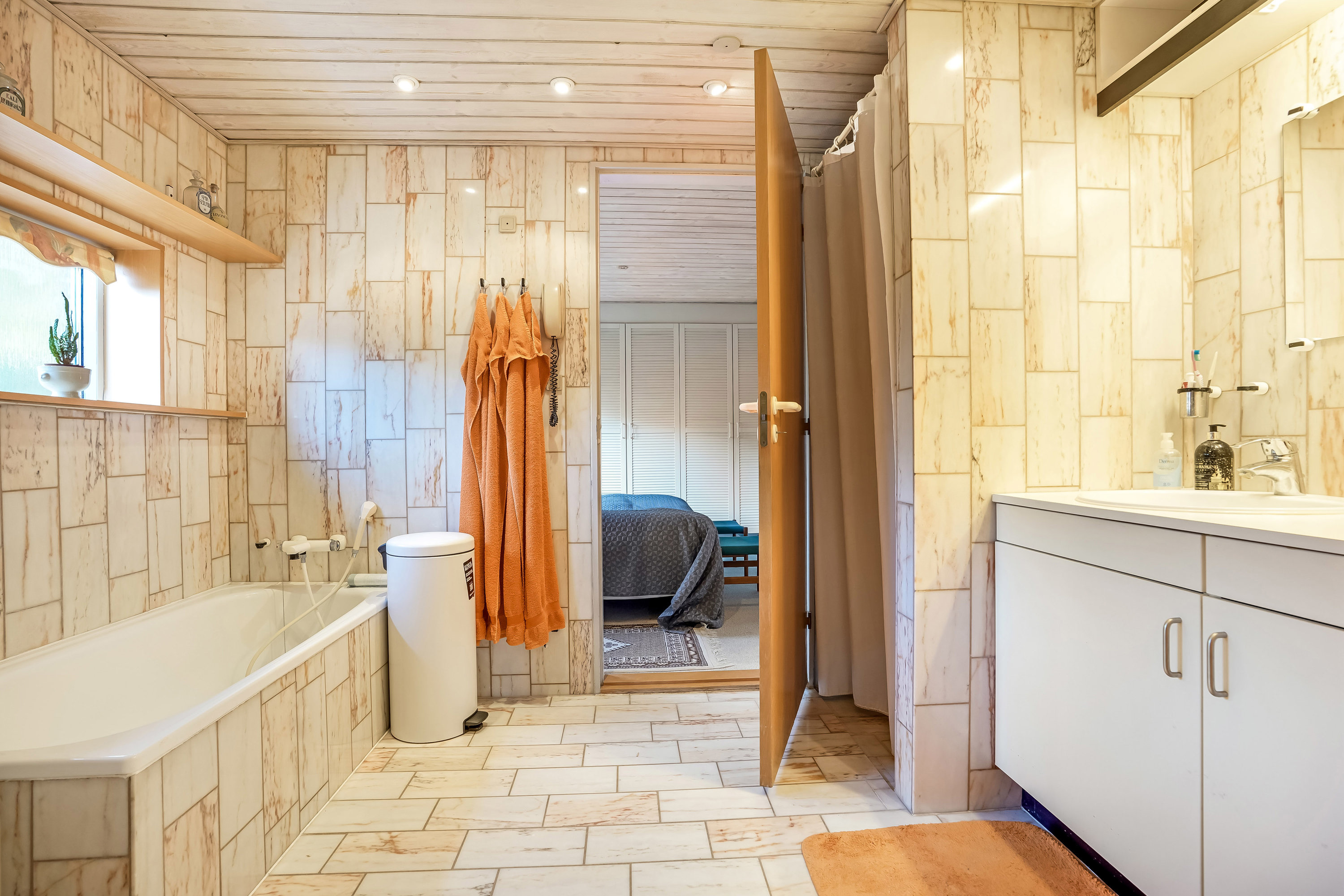 Fremhævet badeværelse billede i fuldskærmstilstand. Billede af Finsens Allé 3, 5230 Odense M