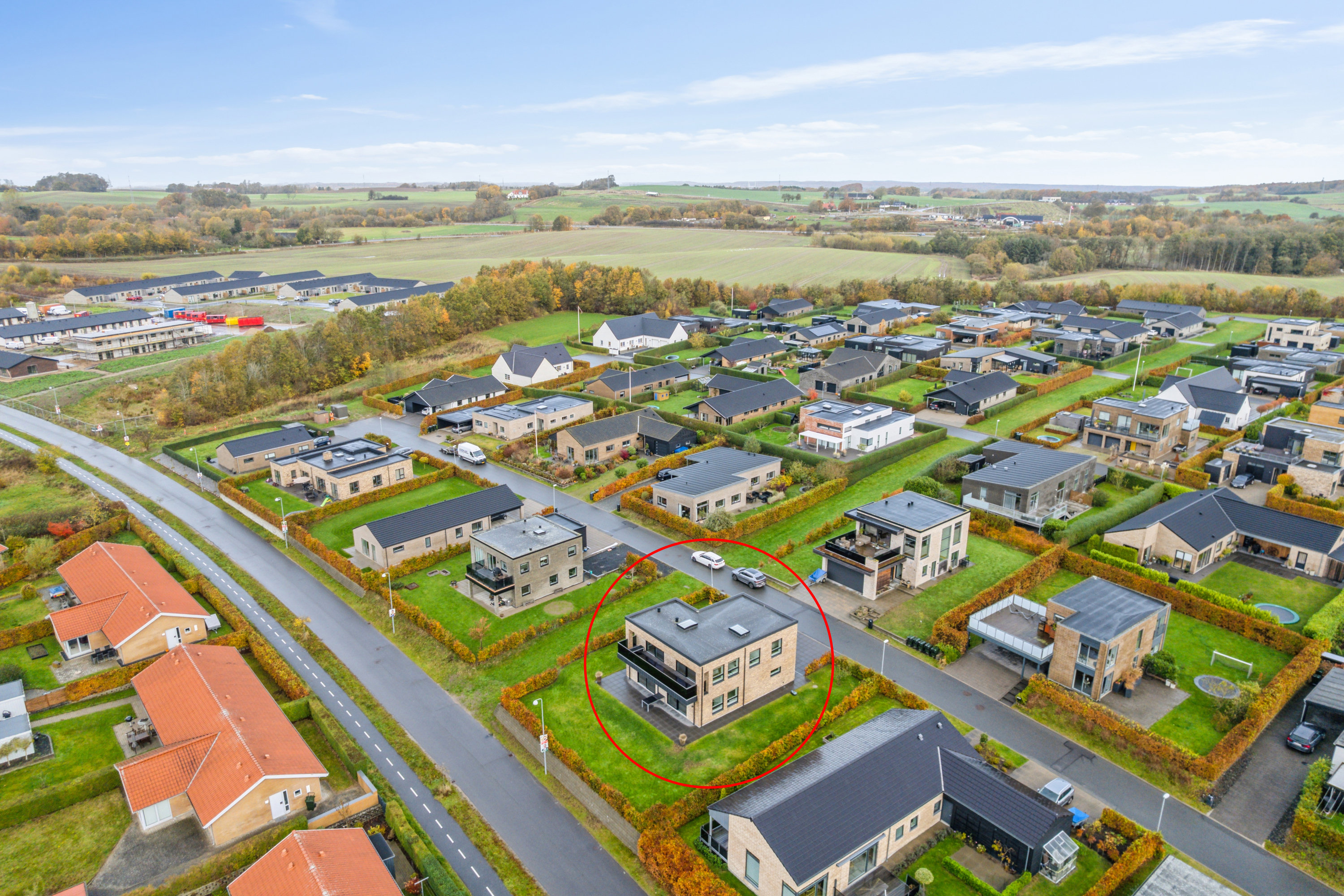 Fremhævet luftfoto billede i fuldskærmstilstand. Billede af Vorregårdsparken 5, Ugelbølle, 8410 Rønde