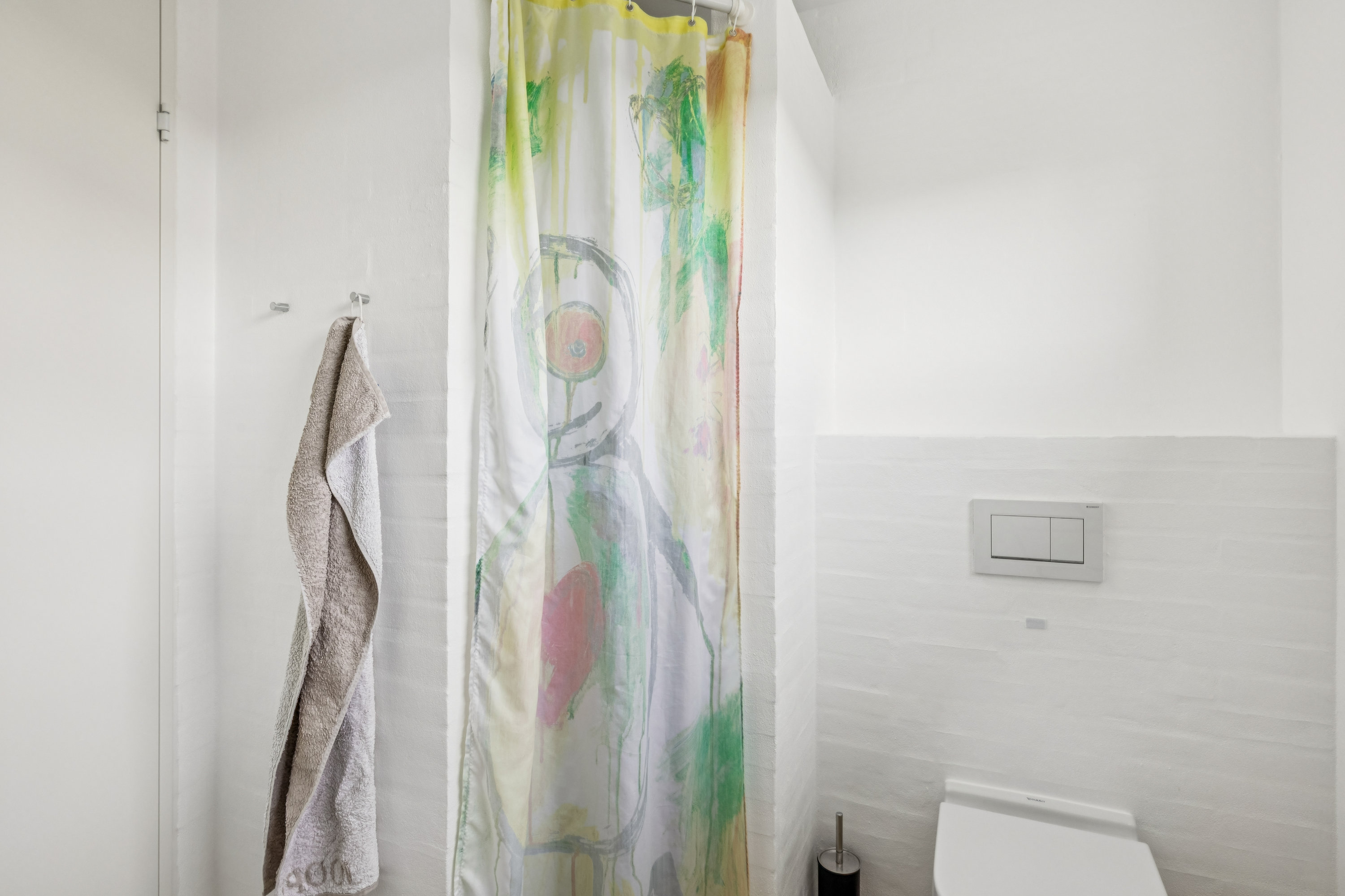 Fremhævet badeværelse billede i fuldskærmstilstand. Billede af Vorregårdsparken 5, Ugelbølle, 8410 Rønde