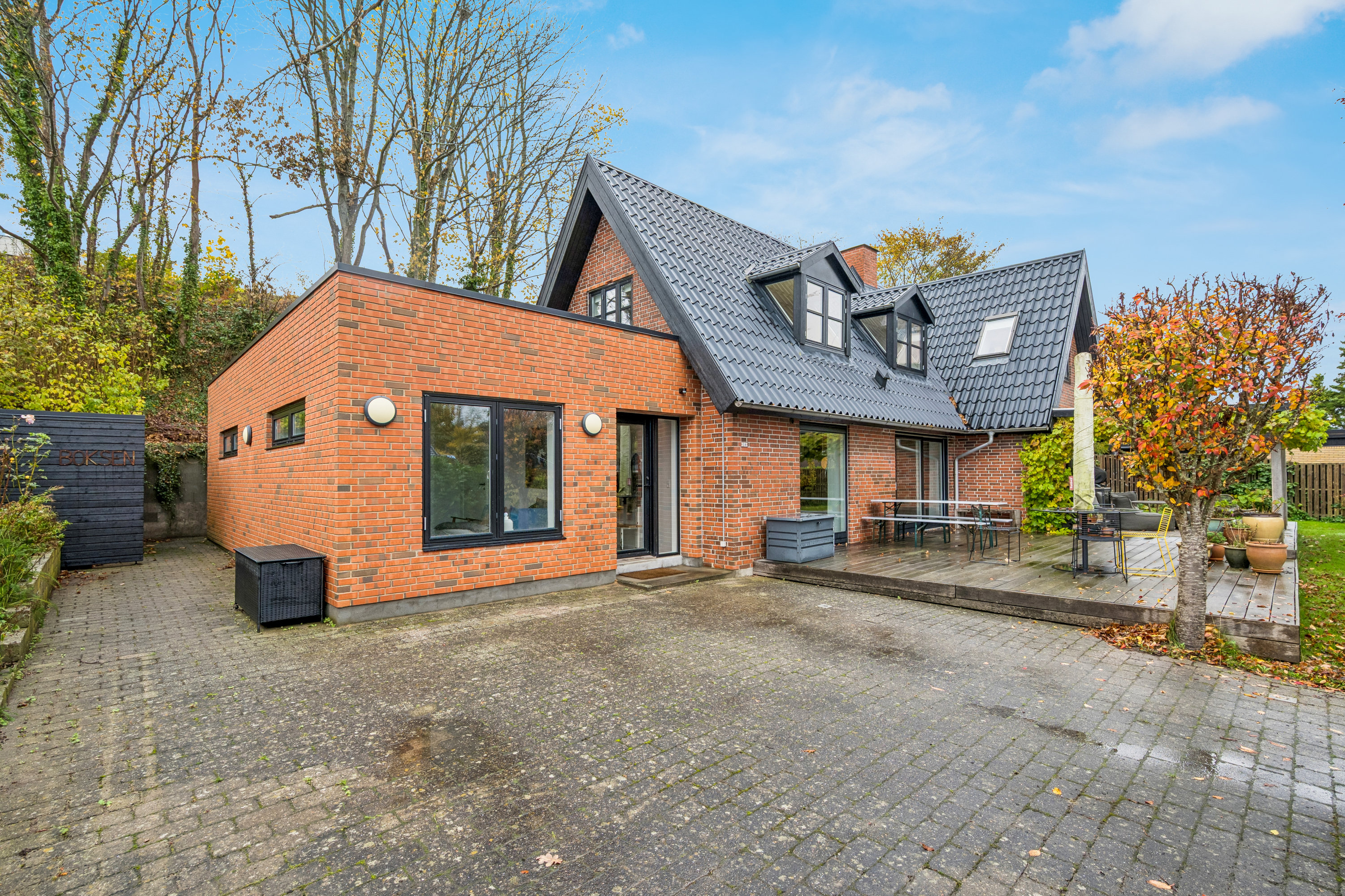 Fremhævet andet billede i fuldskærmstilstand. Billede af Åskrænten 18, 8250 Egå