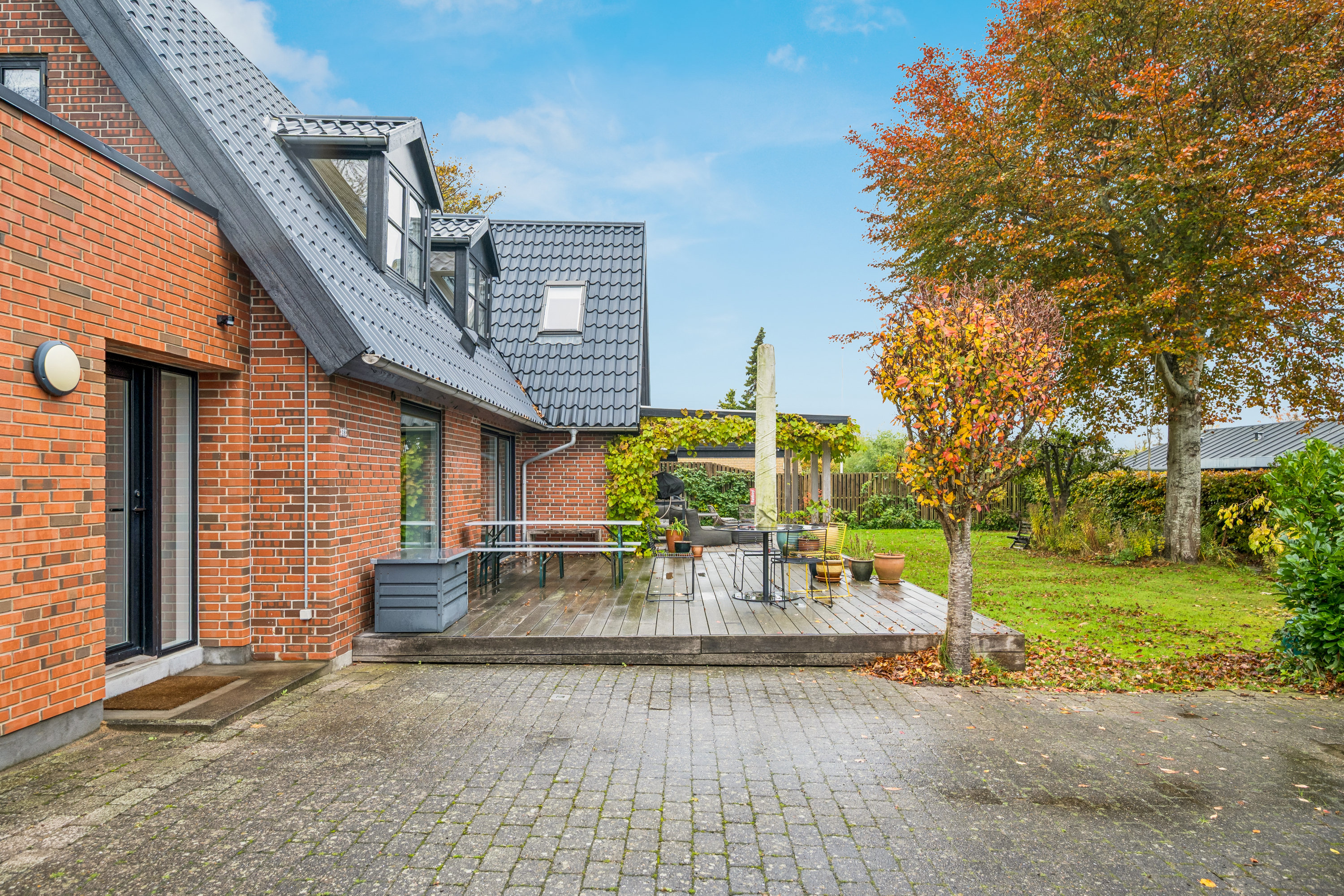 Fremhævet andet billede i fuldskærmstilstand. Billede af Åskrænten 18, 8250 Egå