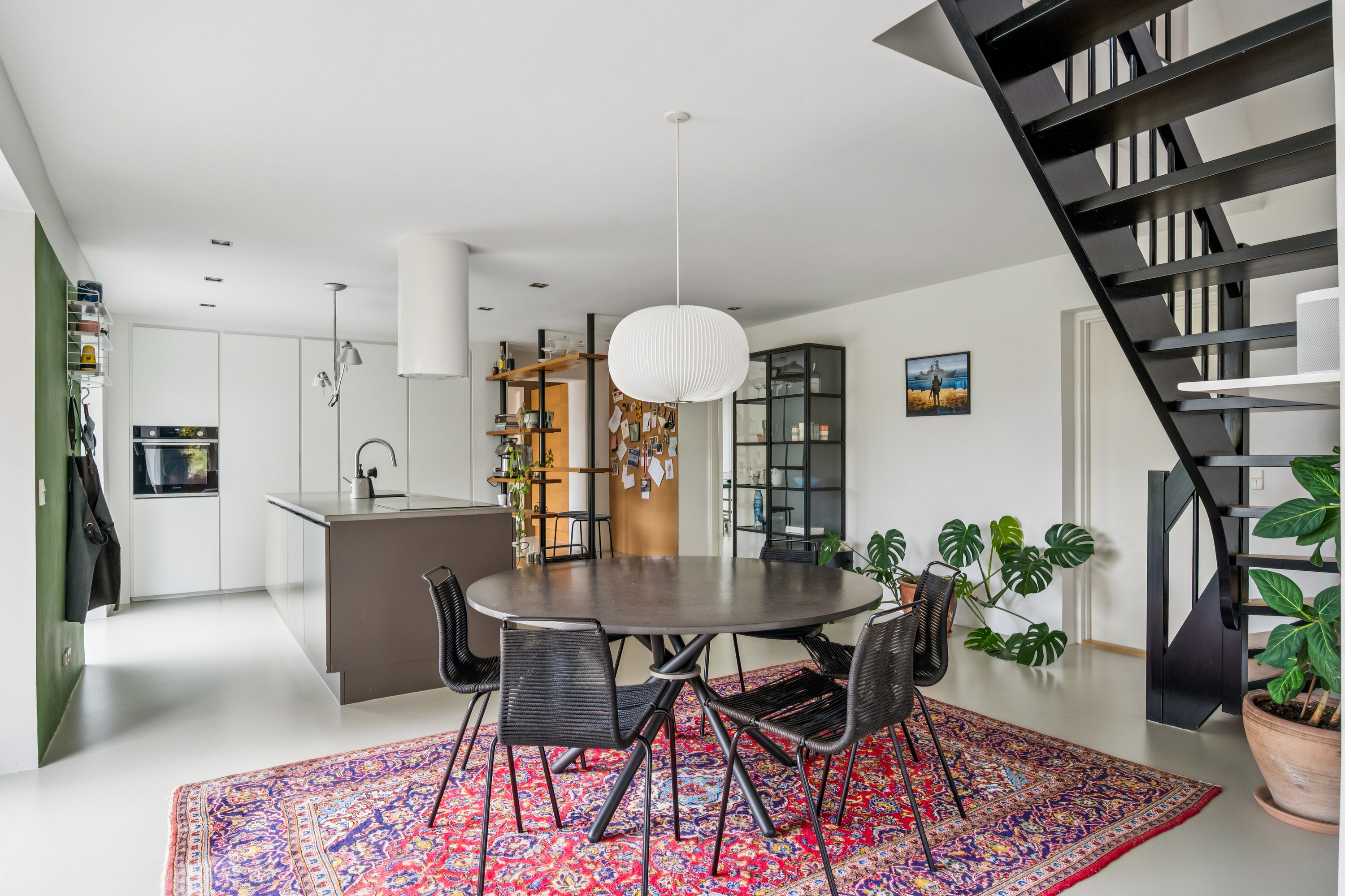 Fremhævet stue billede i fuldskærmstilstand. Billede af Åskrænten 18, 8250 Egå