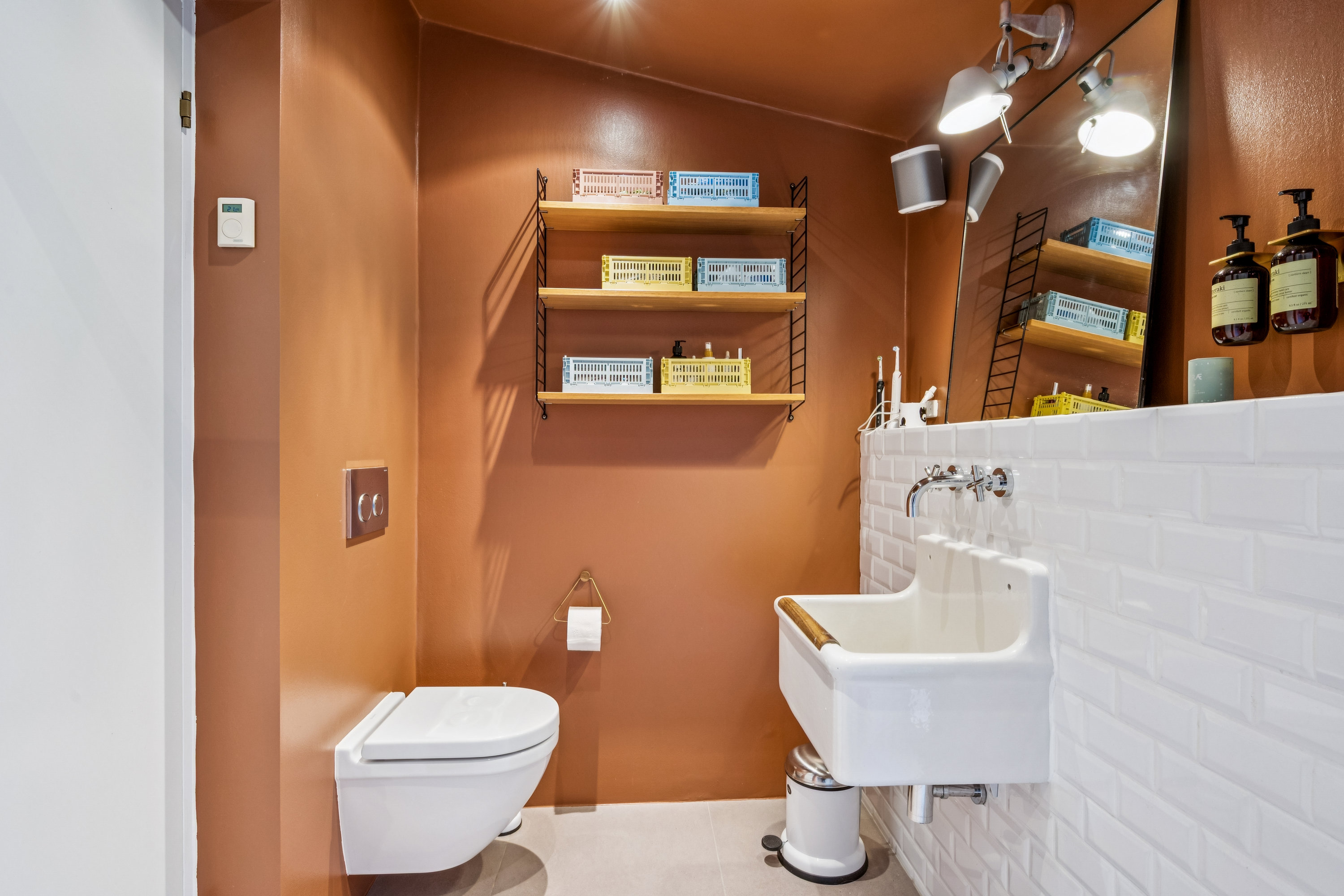 Fremhævet badeværelse billede i fuldskærmstilstand. Billede af Åskrænten 18, 8250 Egå