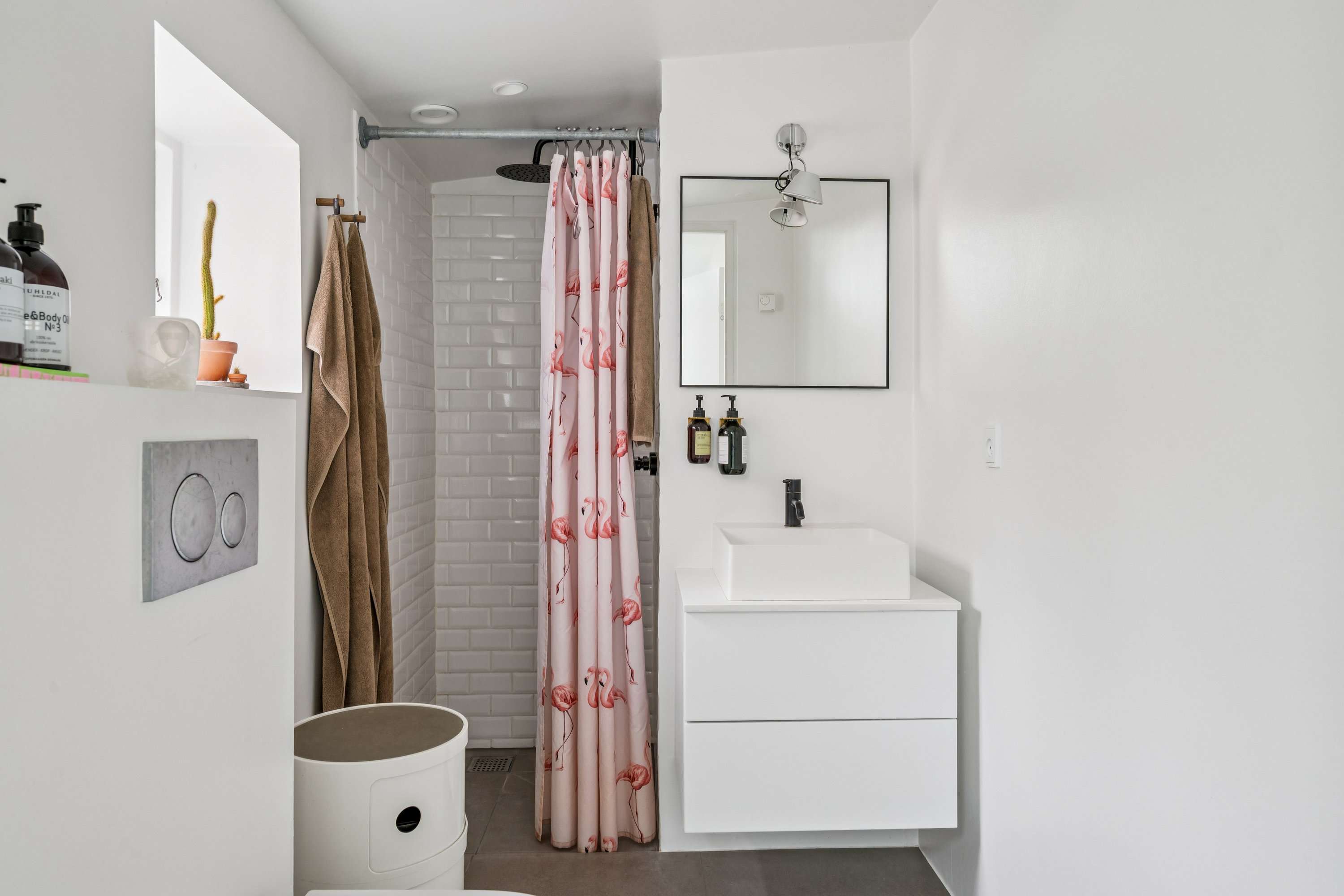 Fremhævet badeværelse billede i fuldskærmstilstand. Billede af Åskrænten 18, 8250 Egå