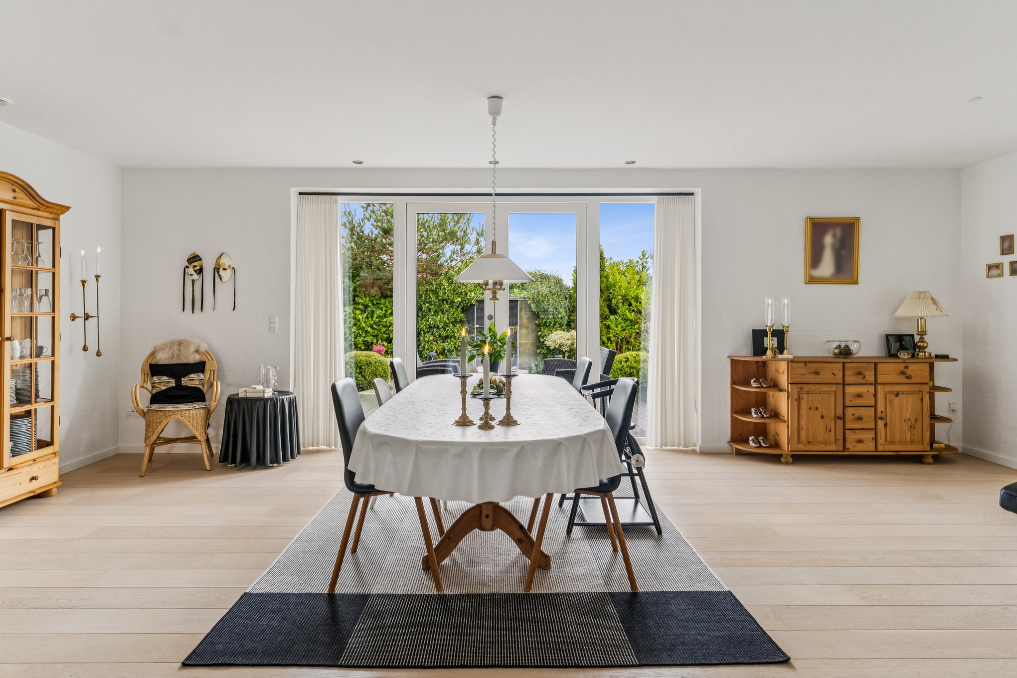 Fremhævet stue billede i fuldskærmstilstand. Billede af Holstebrovej 11, 8940 Randers SV