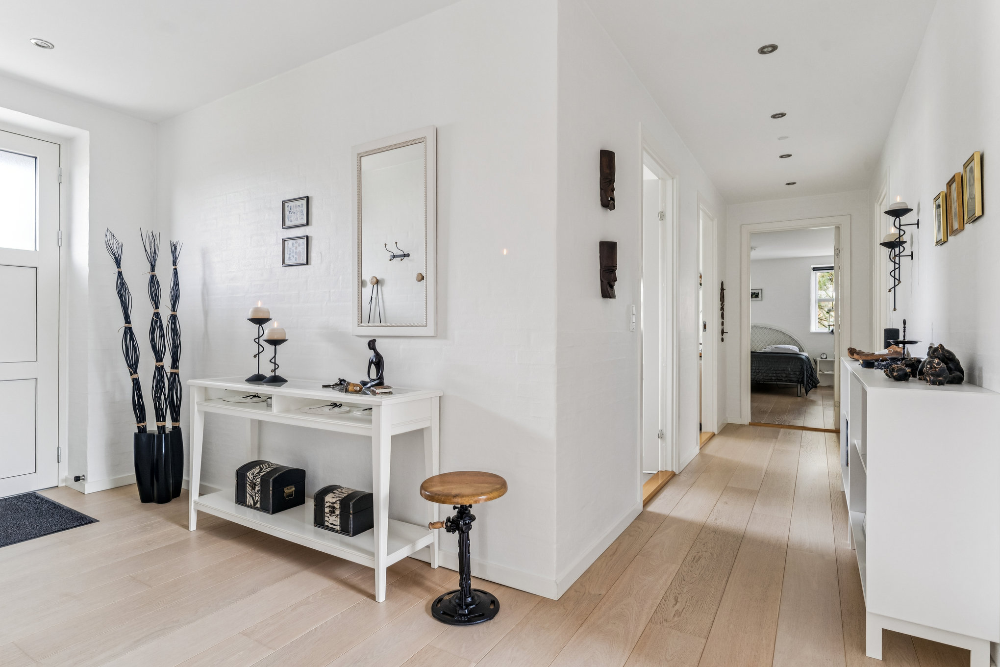 Fremhævet gang billede i fuldskærmstilstand. Billede af Holstebrovej 11, 8940 Randers SV