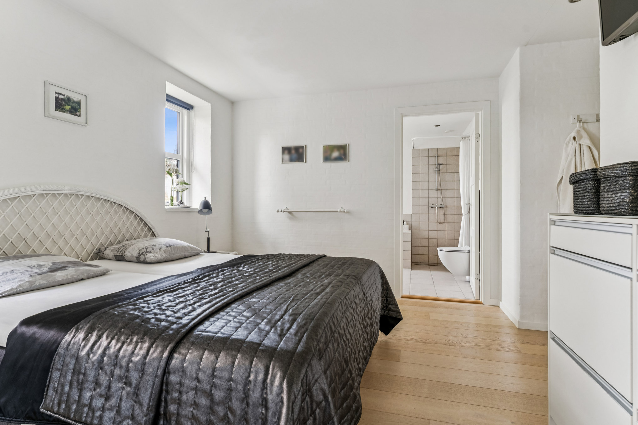 Fremhævet værelse billede i fuldskærmstilstand. Billede af Holstebrovej 11, 8940 Randers SV