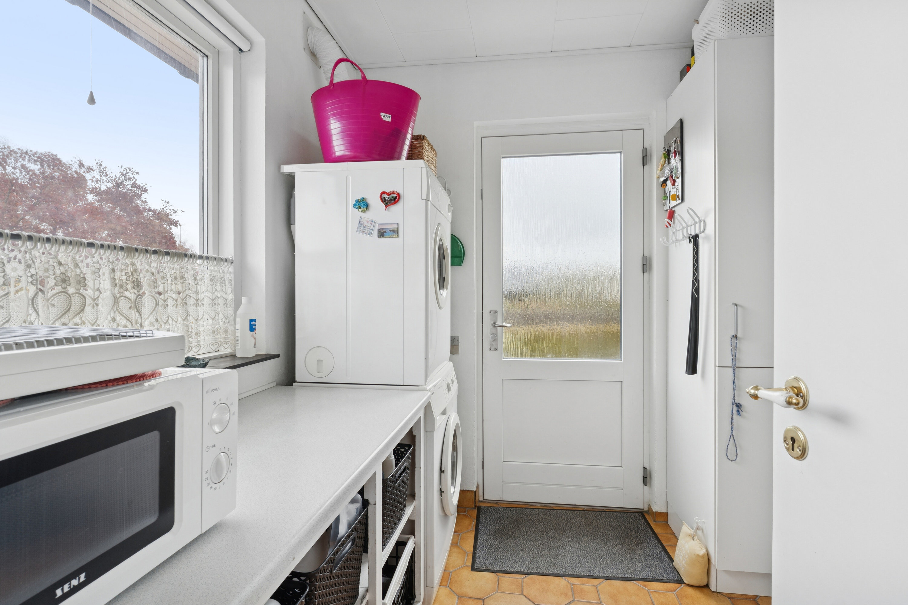 Fremhævet køkken billede i fuldskærmstilstand. Billede af Møllevangen 15, 3770 Allinge