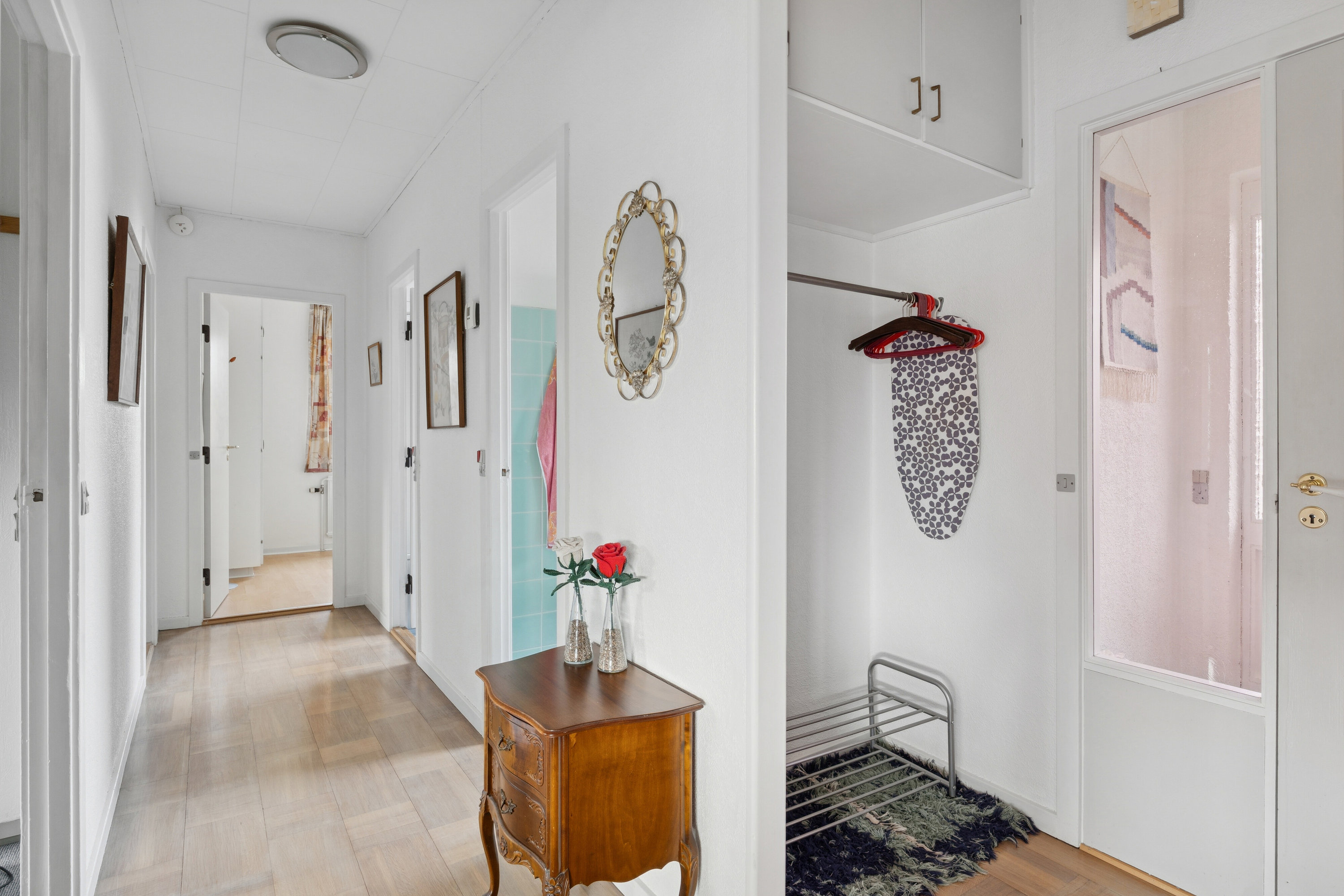 Fremhævet gang billede i fuldskærmstilstand. Billede af Møllevangen 15, 3770 Allinge