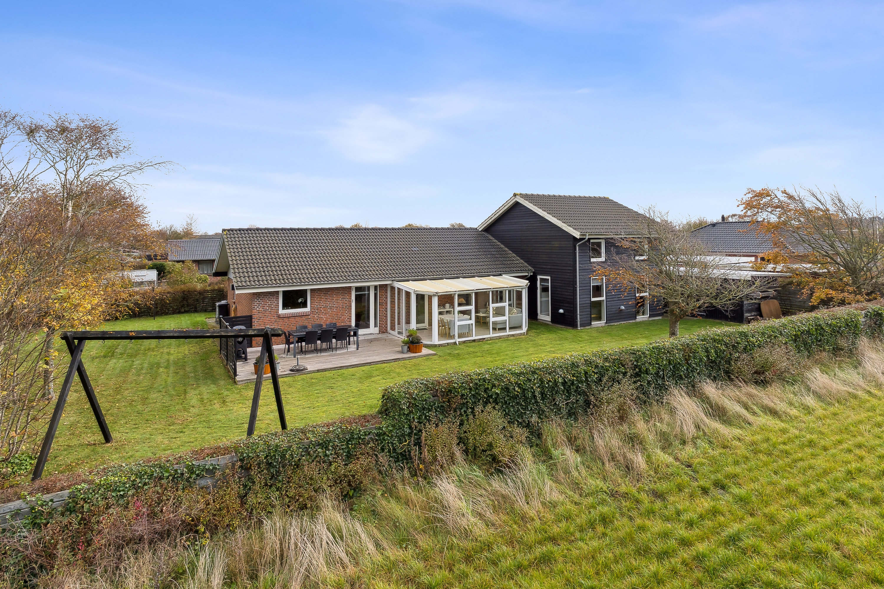 Fremhævet set fra haven billede i fuldskærmstilstand. Billede af Skælrodvej 10, 9800 Hjørring
