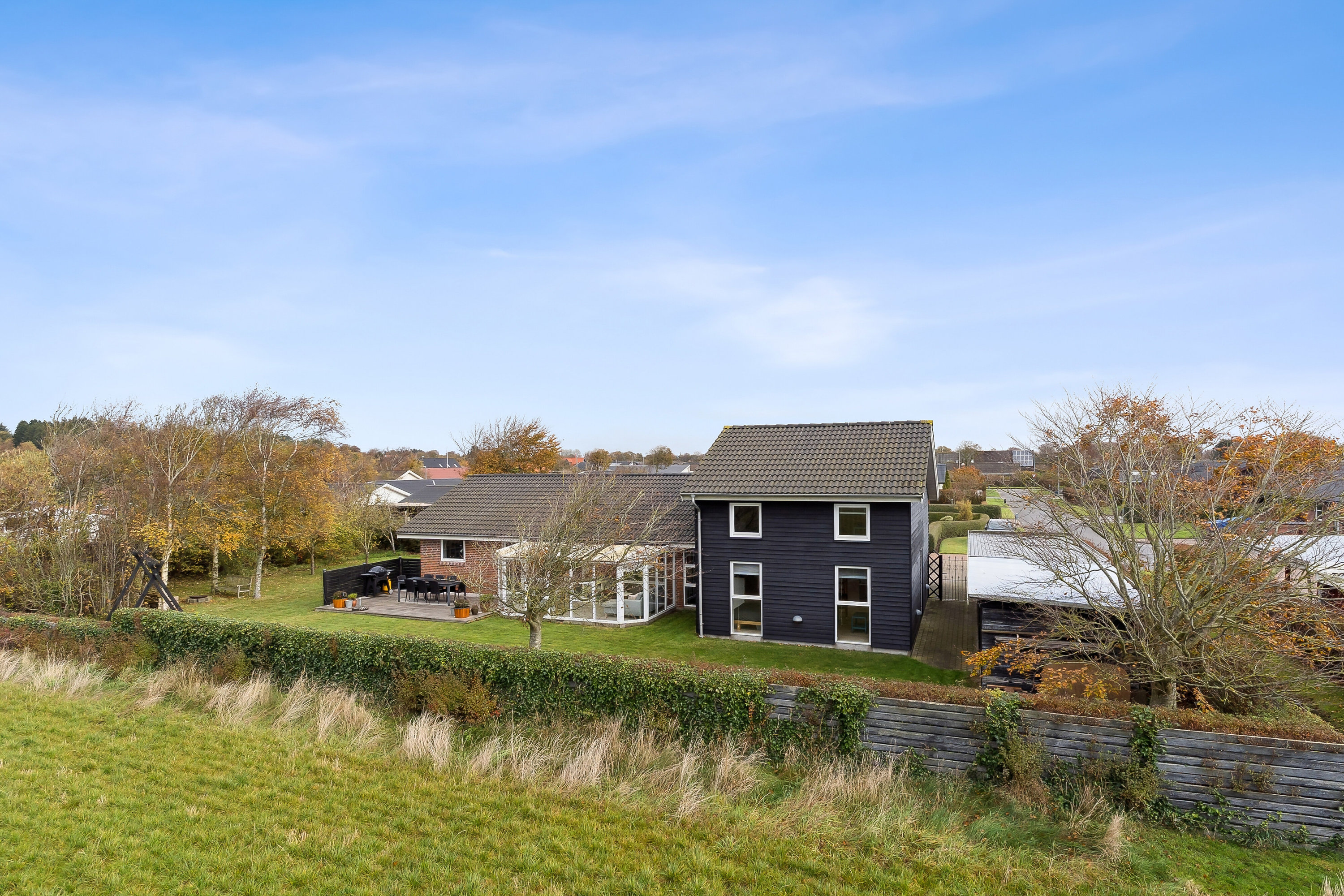 Fremhævet set fra haven billede i fuldskærmstilstand. Billede af Skælrodvej 10, 9800 Hjørring