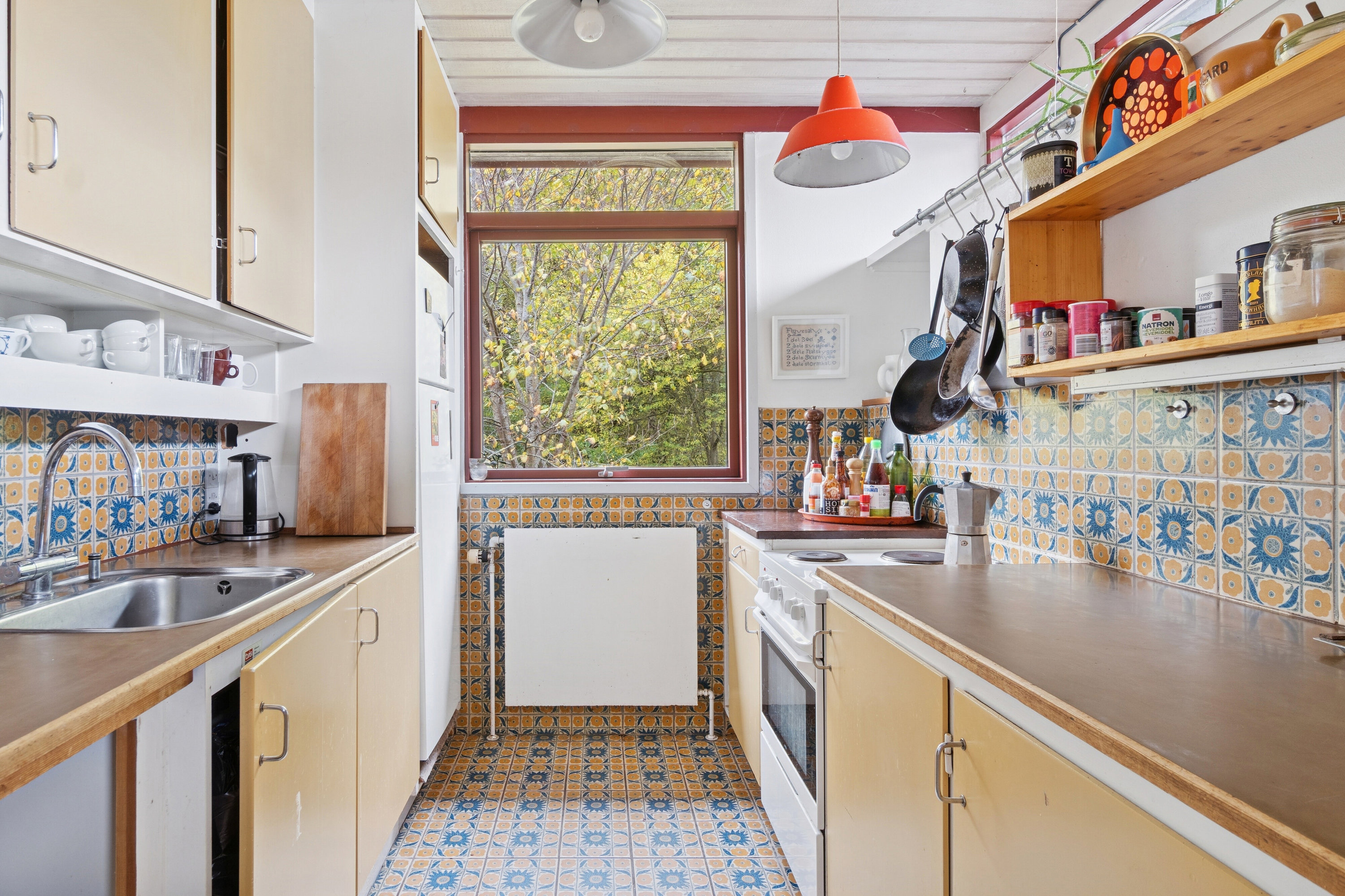 Fremhævet køkken billede i fuldskærmstilstand. Billede af Strandbakken 128, 4400 Kalundborg