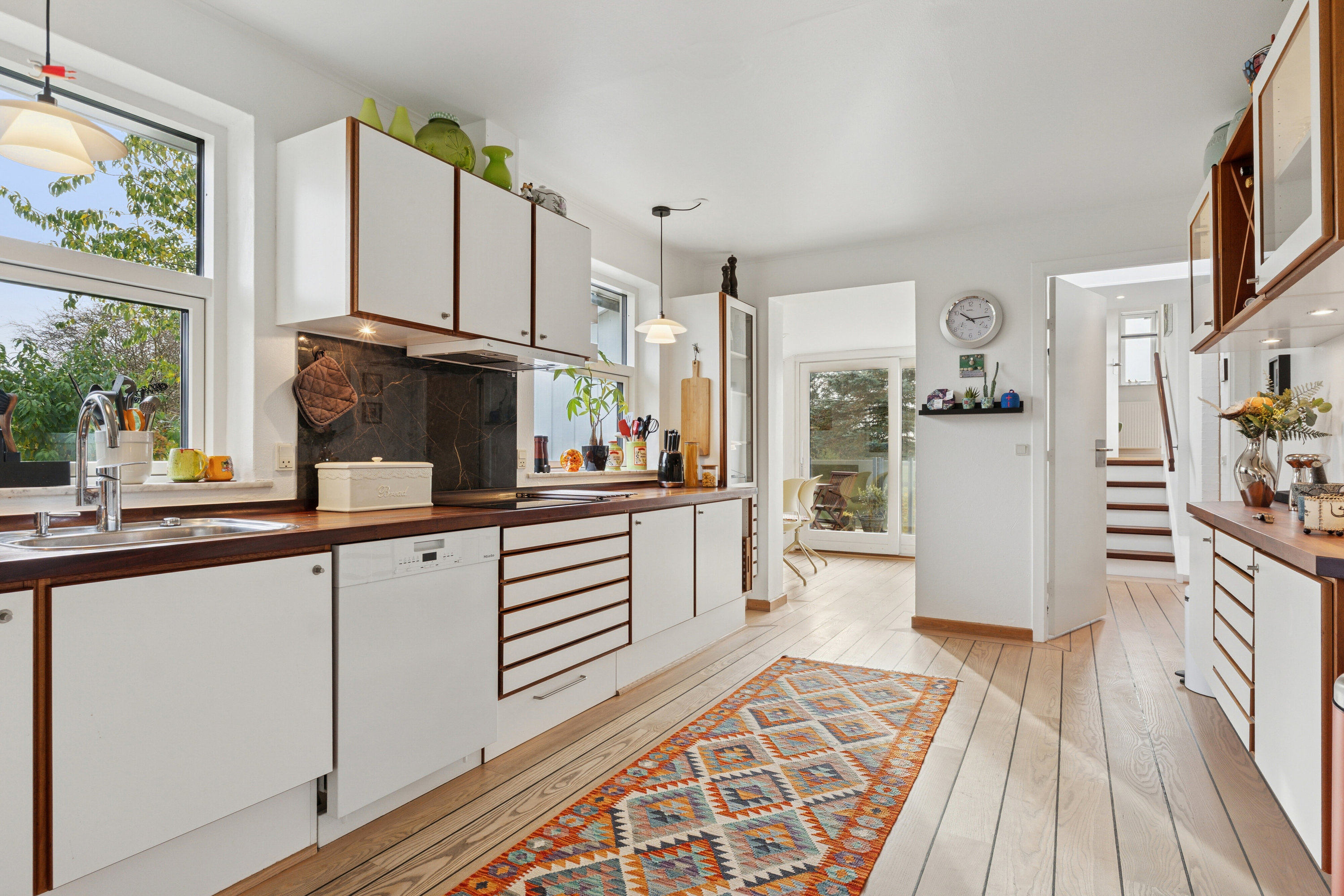 Fremhævet køkken billede i fuldskærmstilstand. Billede af Agerhønevej 18, 9800 Hjørring