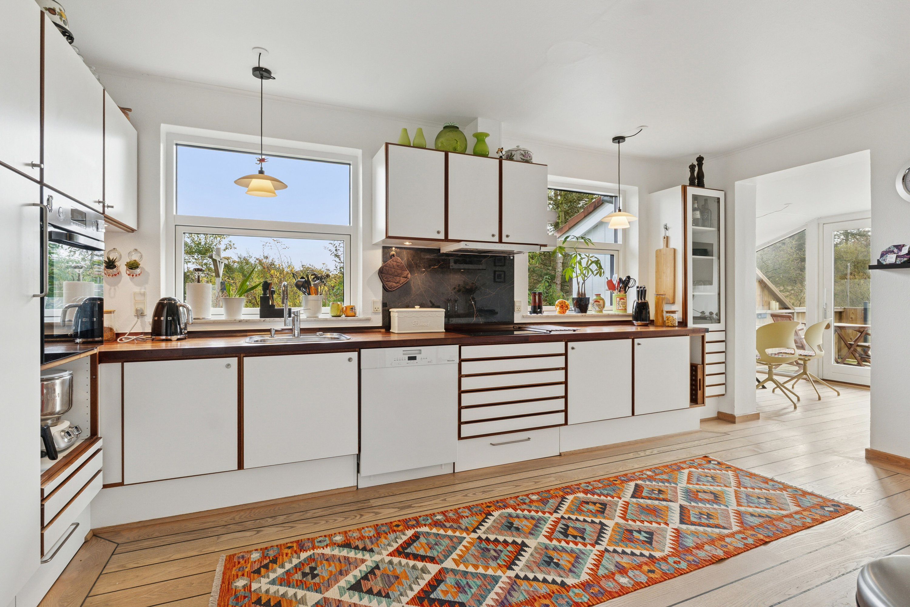 Fremhævet køkken billede i fuldskærmstilstand. Billede af Agerhønevej 18, 9800 Hjørring