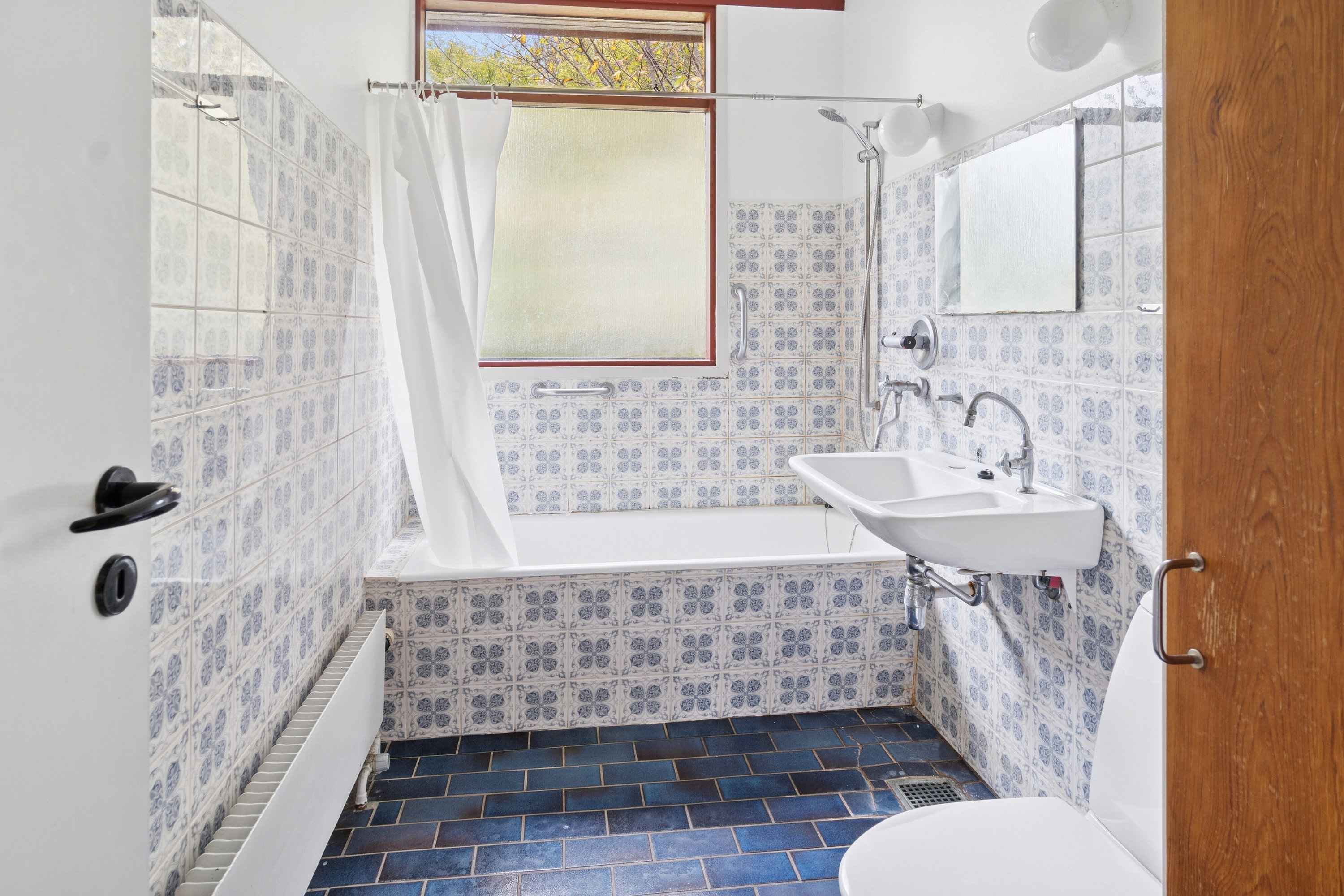 Fremhævet badeværelse billede i fuldskærmstilstand. Billede af Strandbakken 128, 4400 Kalundborg