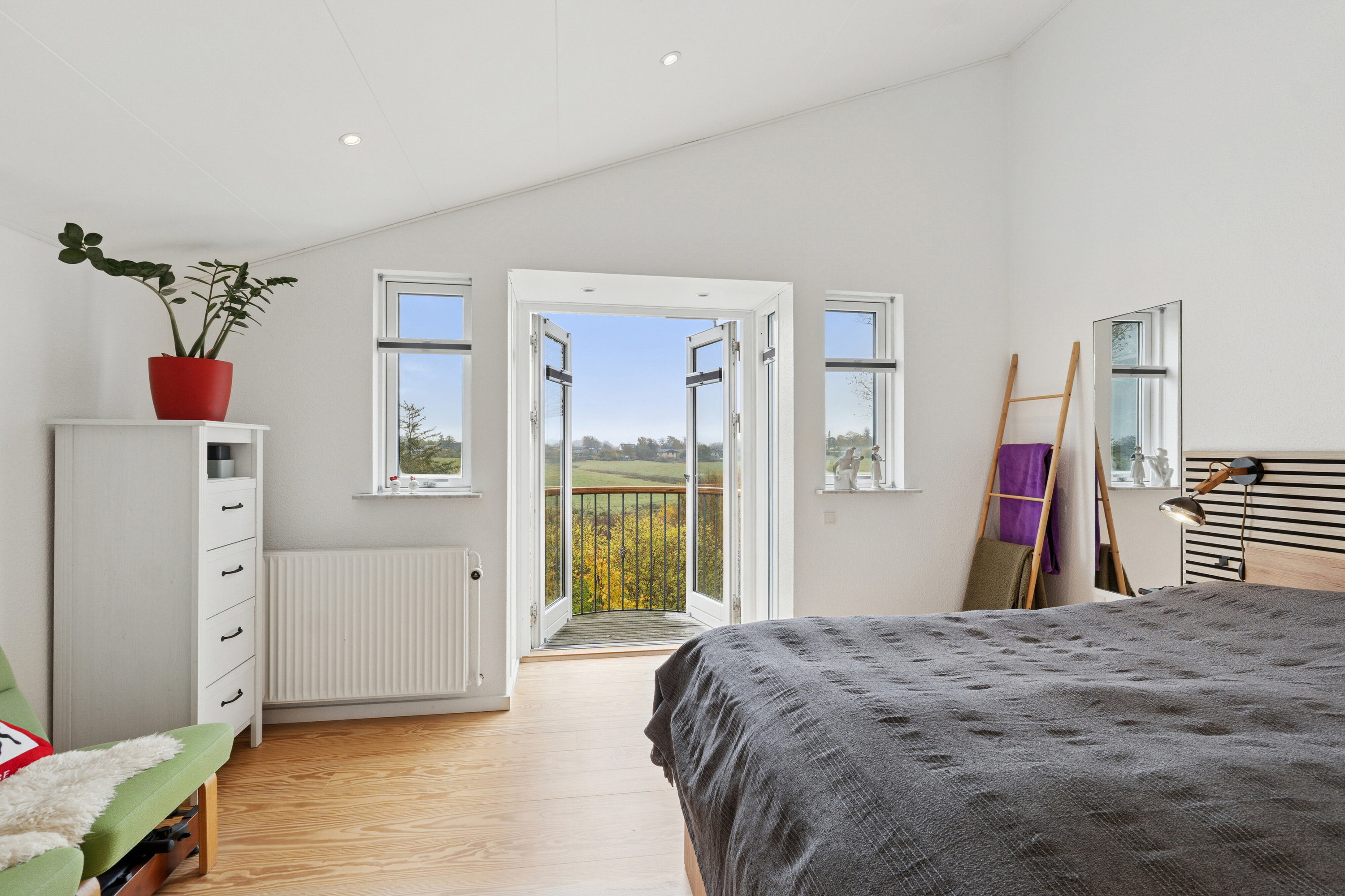 Fremhævet soveværelse billede i fuldskærmstilstand. Billede af Agerhønevej 18, 9800 Hjørring