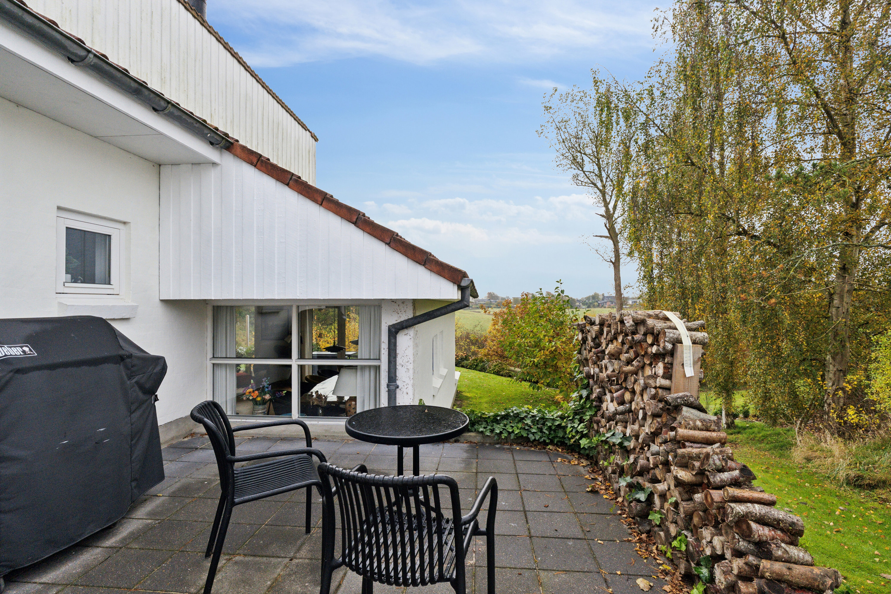 Fremhævet terrasse billede i fuldskærmstilstand. Billede af Agerhønevej 18, 9800 Hjørring