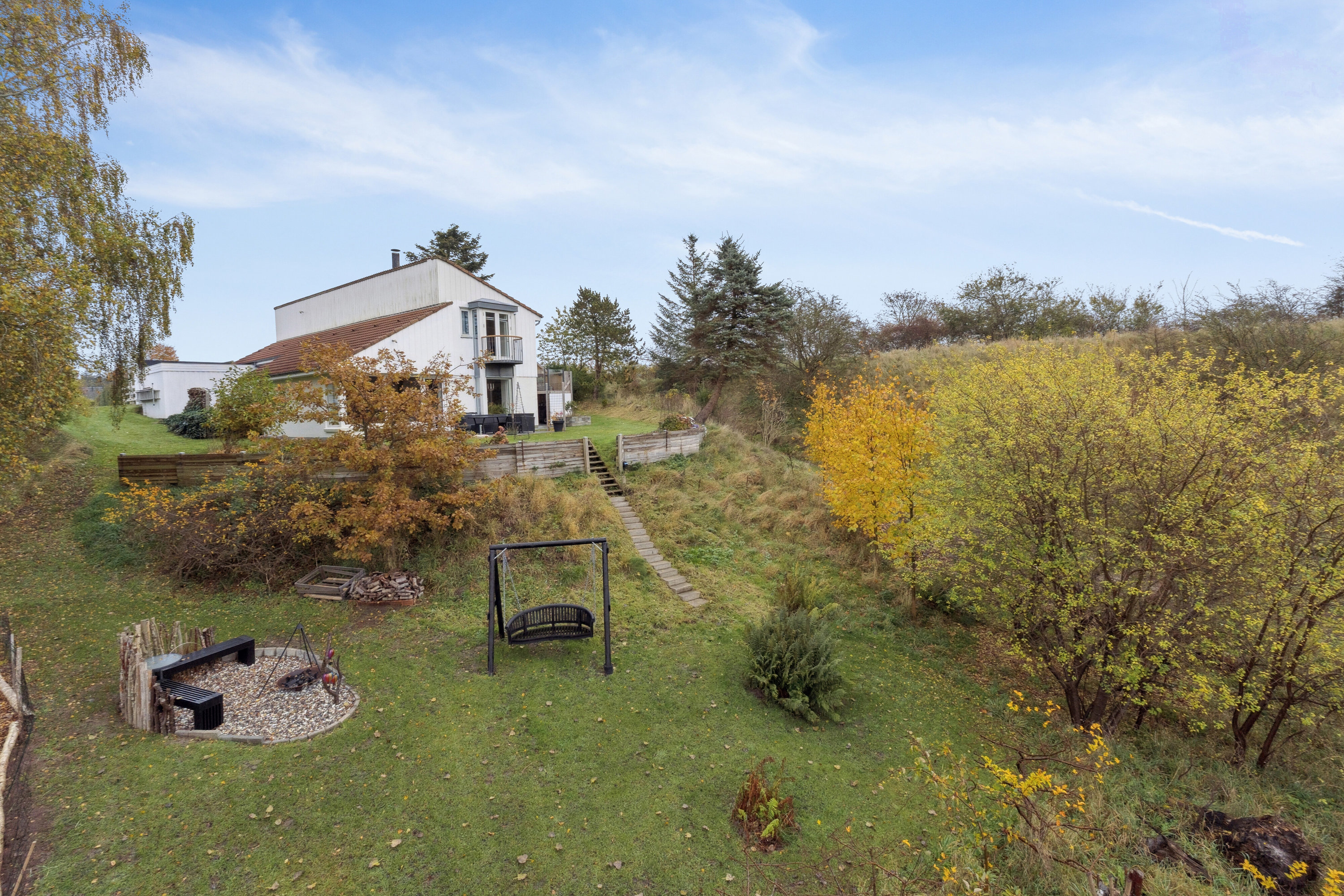 Fremhævet set fra haven billede i fuldskærmstilstand. Billede af Agerhønevej 18, 9800 Hjørring