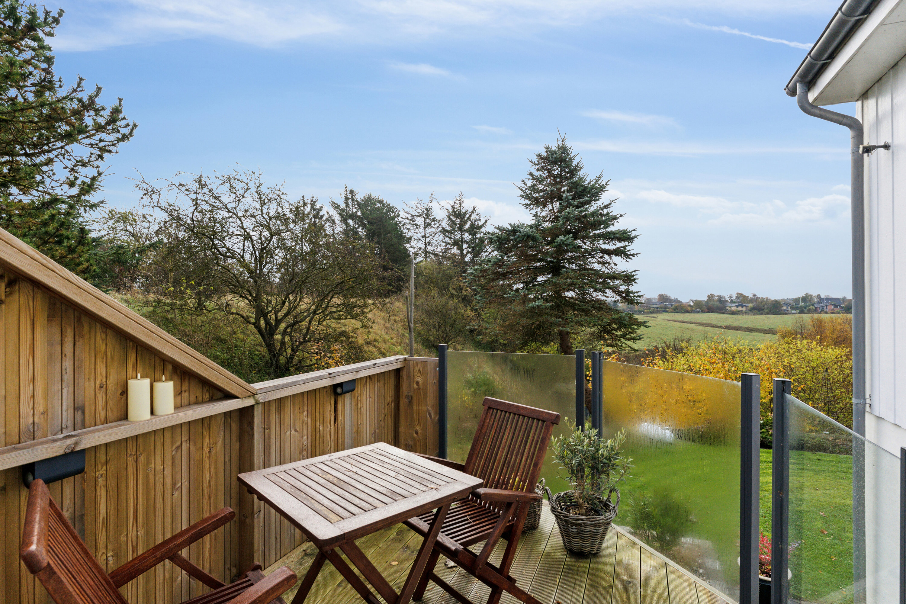 Fremhævet altan billede i fuldskærmstilstand. Billede af Agerhønevej 18, 9800 Hjørring