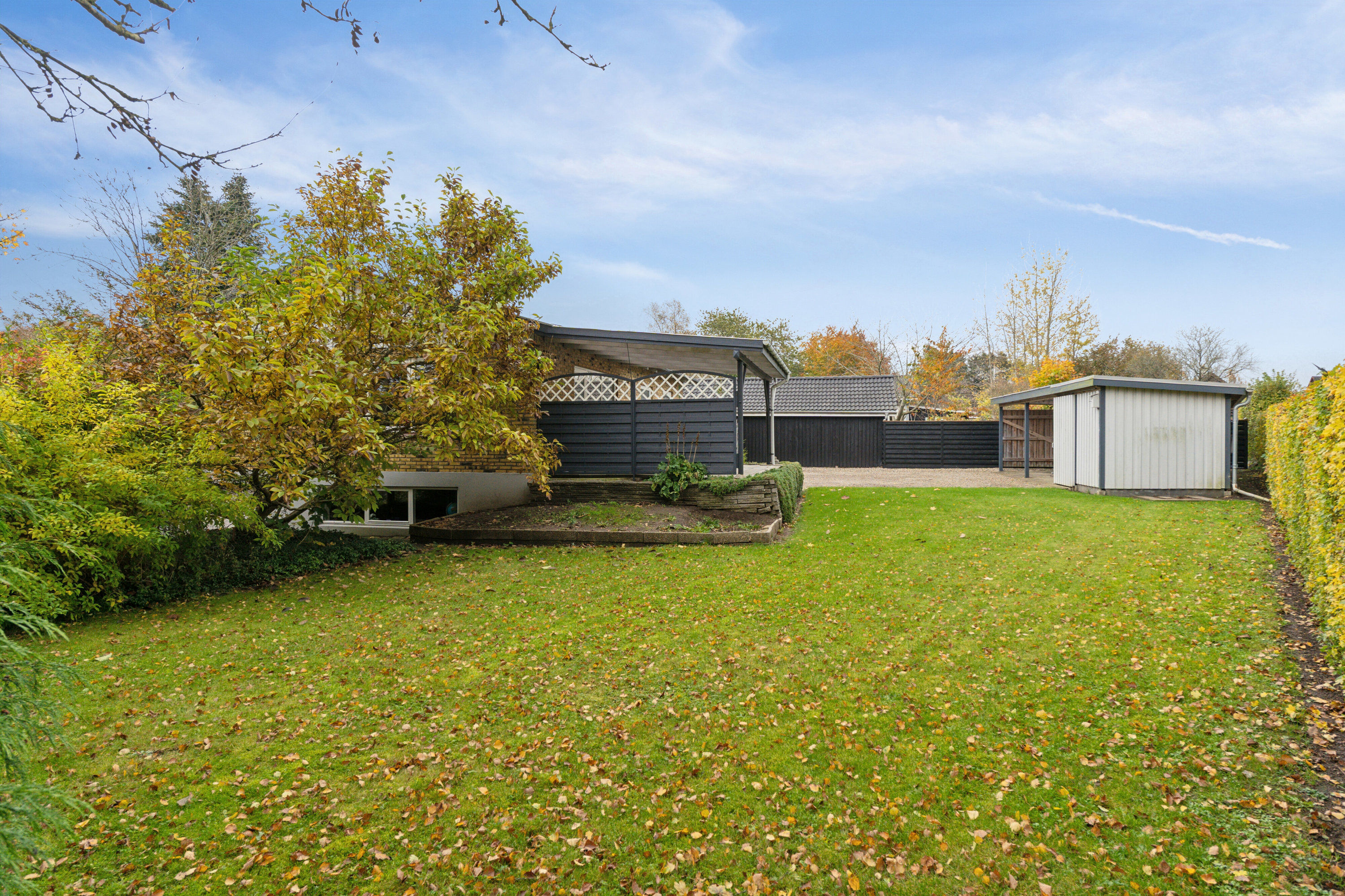 Fremhævet udendørs billede i fuldskærmstilstand. Billede af Elmevænget 2, 5771 Stenstrup