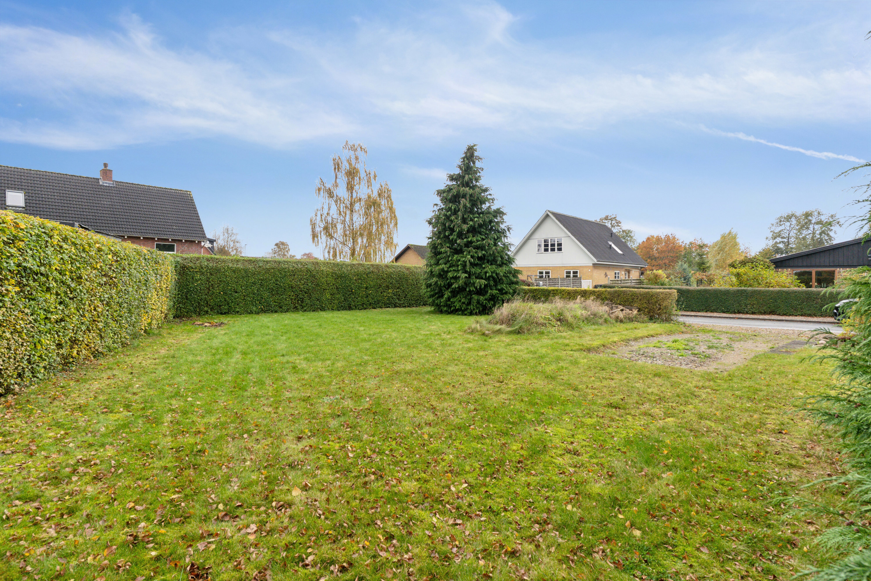 Fremhævet udendørs billede i fuldskærmstilstand. Billede af Elmevænget 2, 5771 Stenstrup