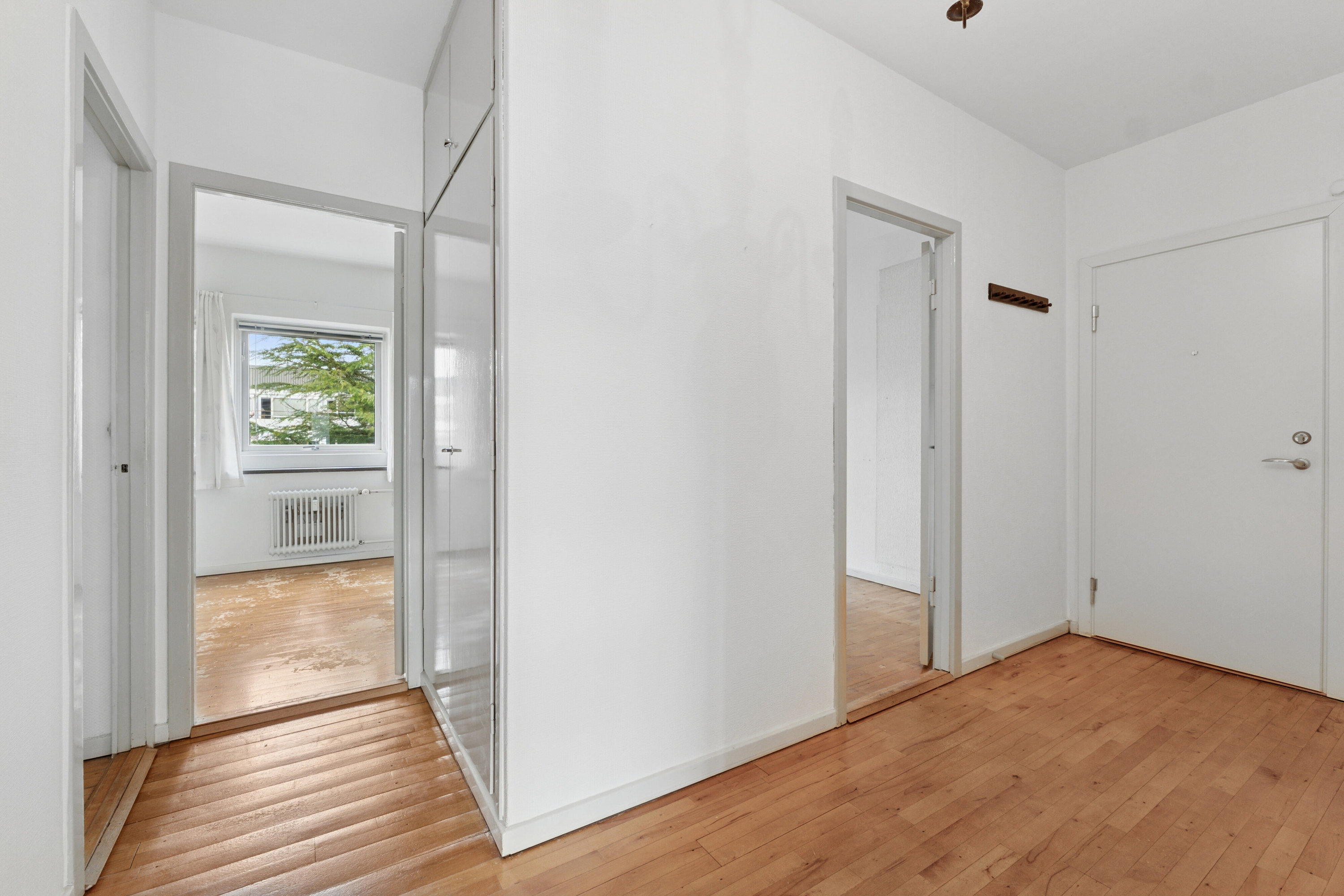 Fremhævet gang billede i fuldskærmstilstand. Billede af Cedervænget 23, 2. th., 2830 Virum