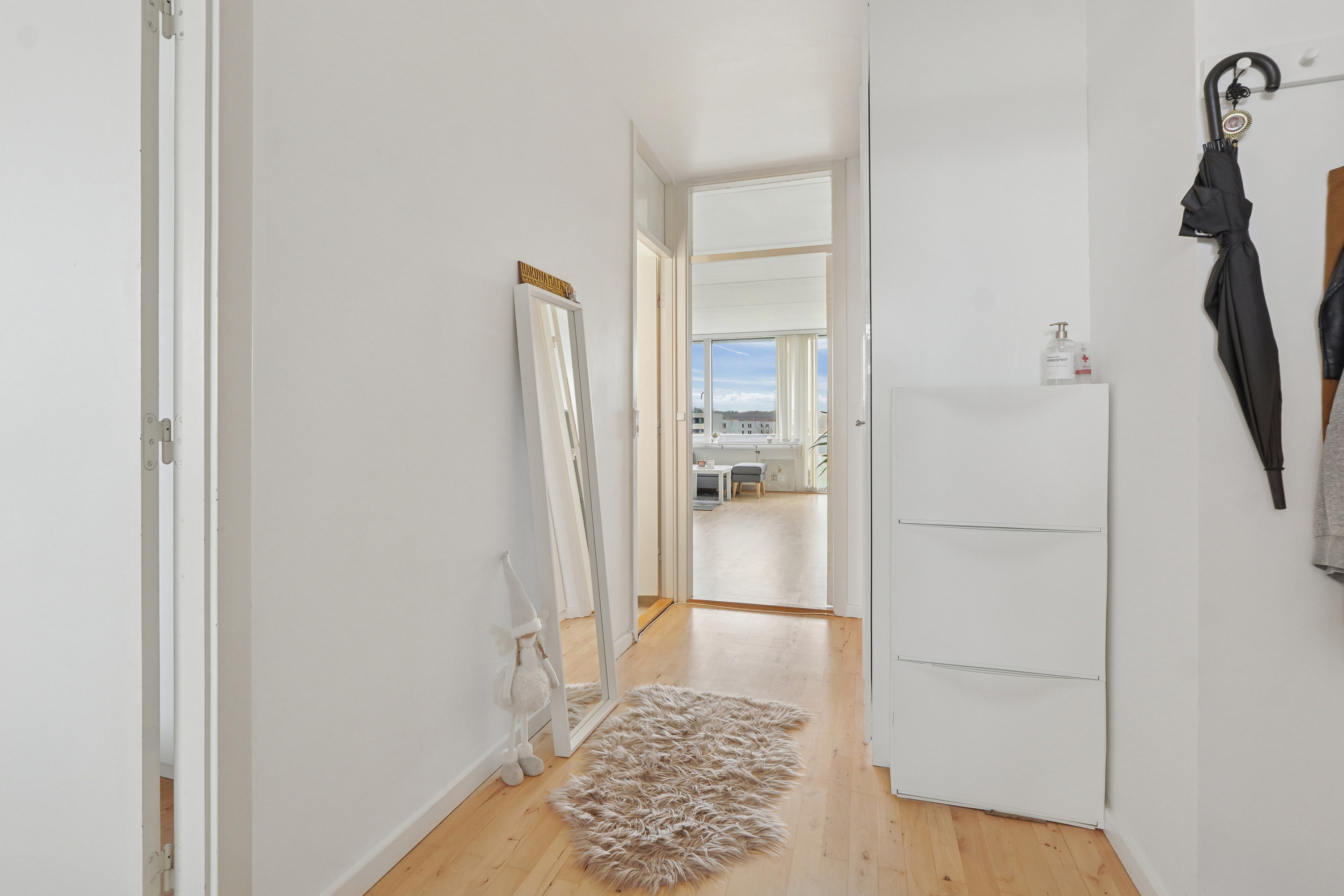 Fremhævet gang billede i fuldskærmstilstand. Billede af Grøfthøjparken 160, 4. tv., 8260 Viby J