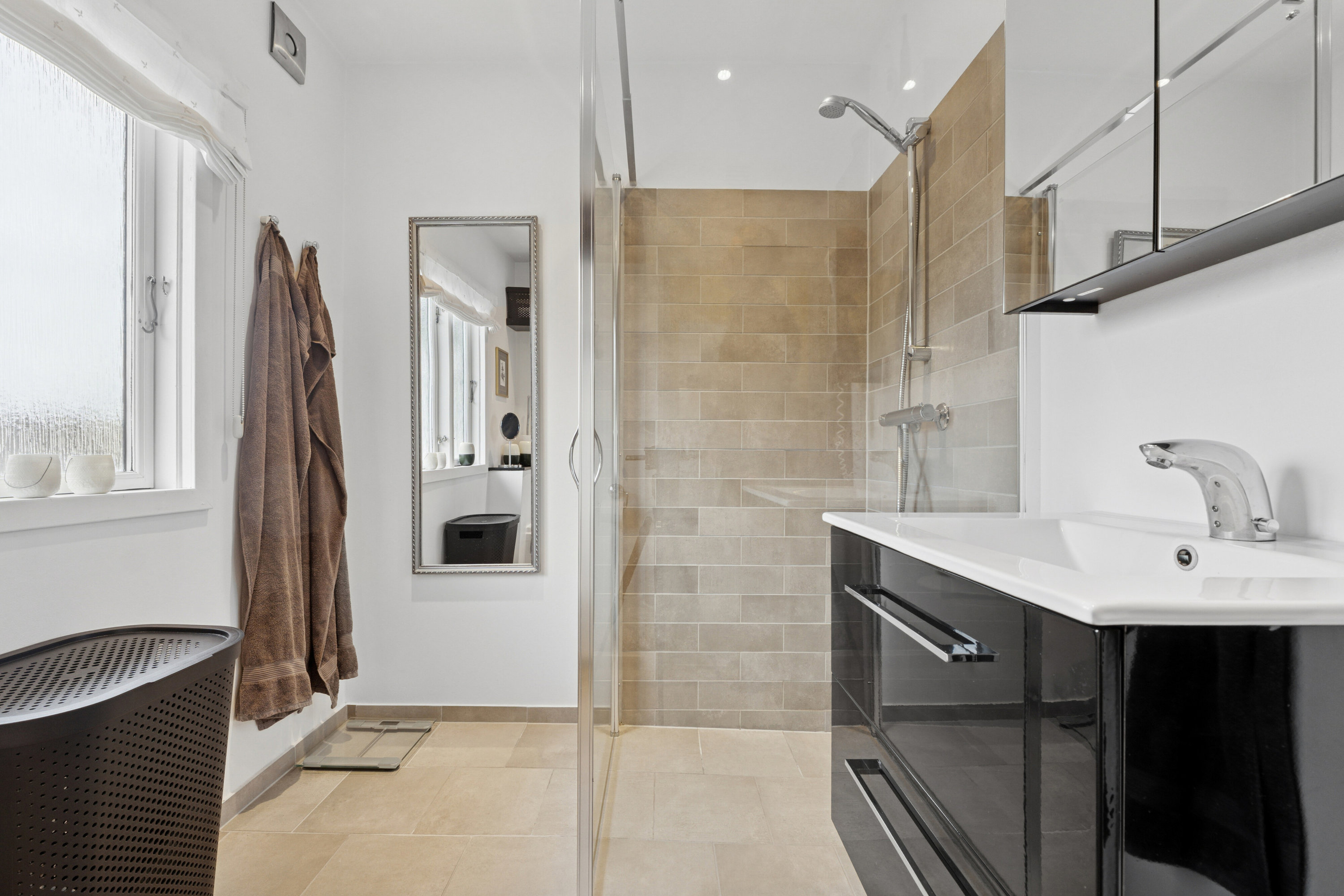 Fremhævet badeværelse billede i fuldskærmstilstand. Billede af Sommerbyen 43, 5800 Nyborg