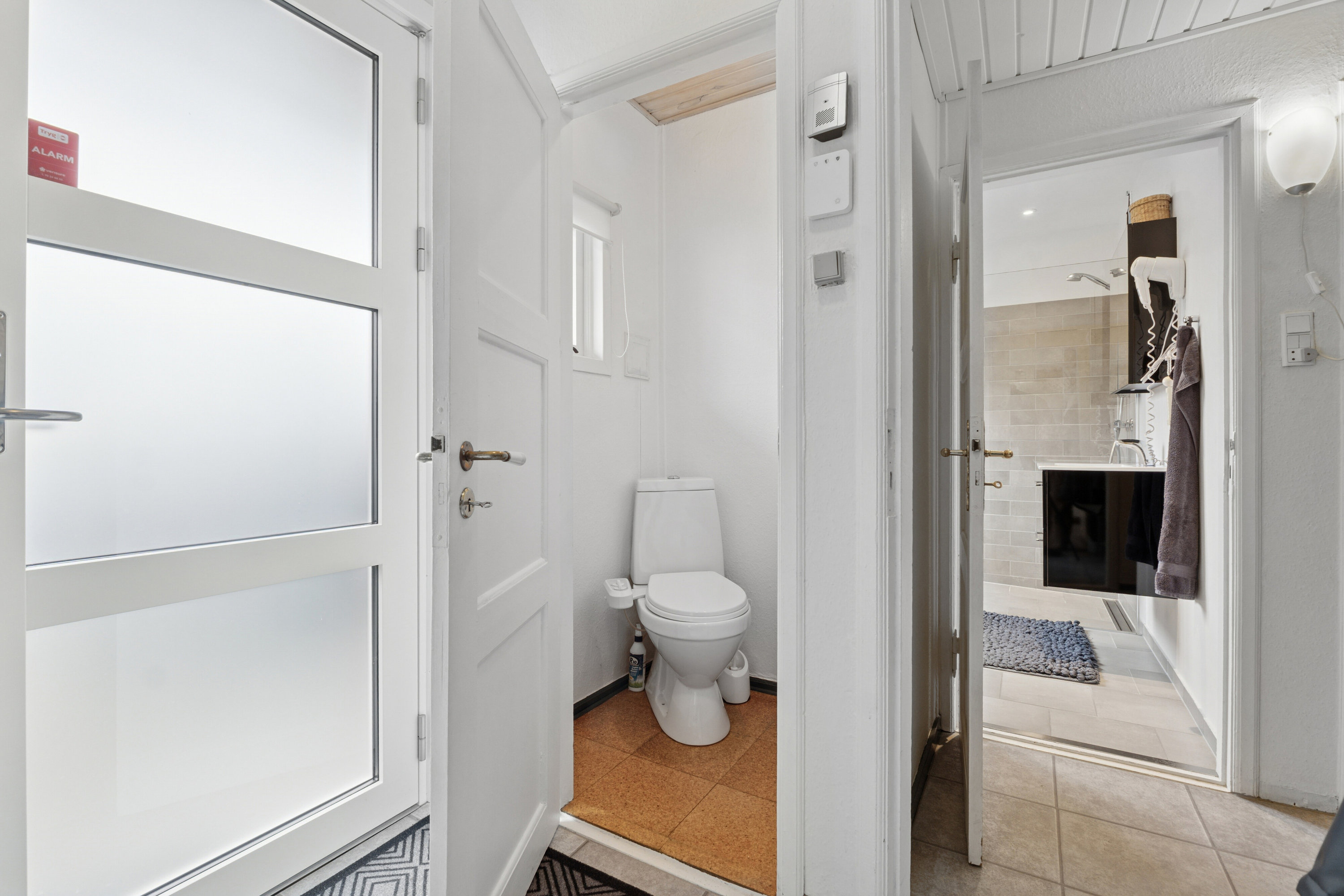 Fremhævet gang billede i fuldskærmstilstand. Billede af Sommerbyen 43, 5800 Nyborg