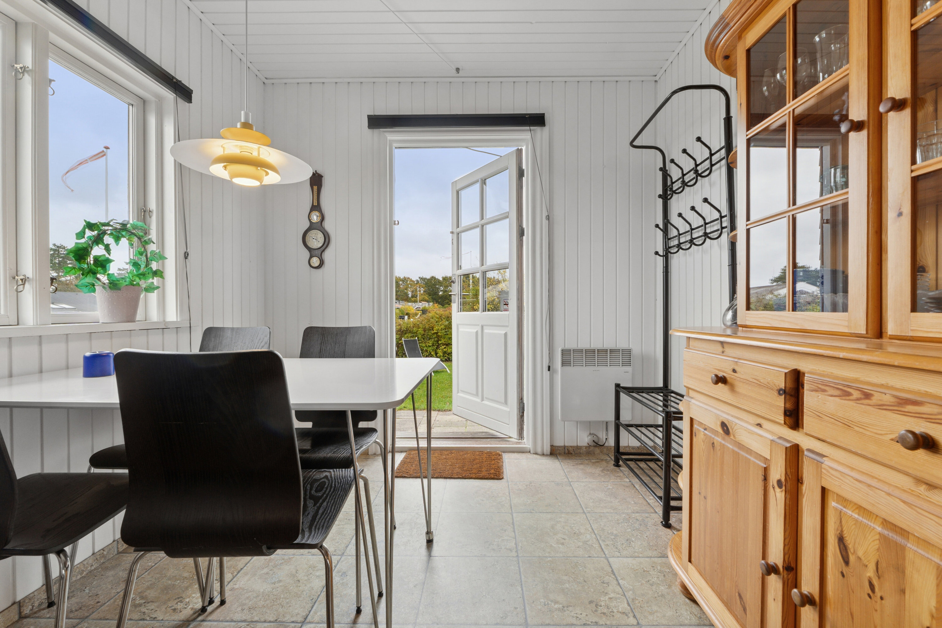 Fremhævet spisestue billede i fuldskærmstilstand. Billede af Sommerbyen 43, 5800 Nyborg