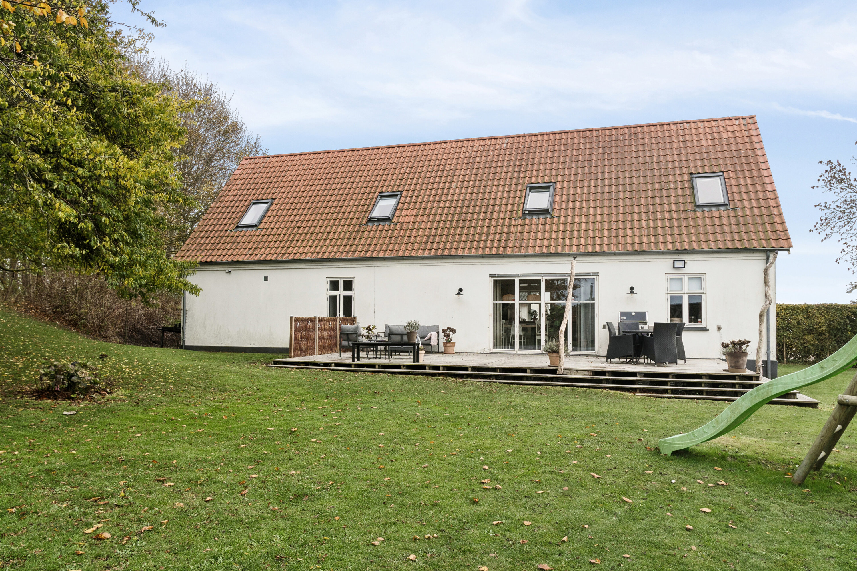 Fremhævet set fra haven billede i fuldskærmstilstand. Billede af Sidingevej 45, Sidinge, 4560 Vig