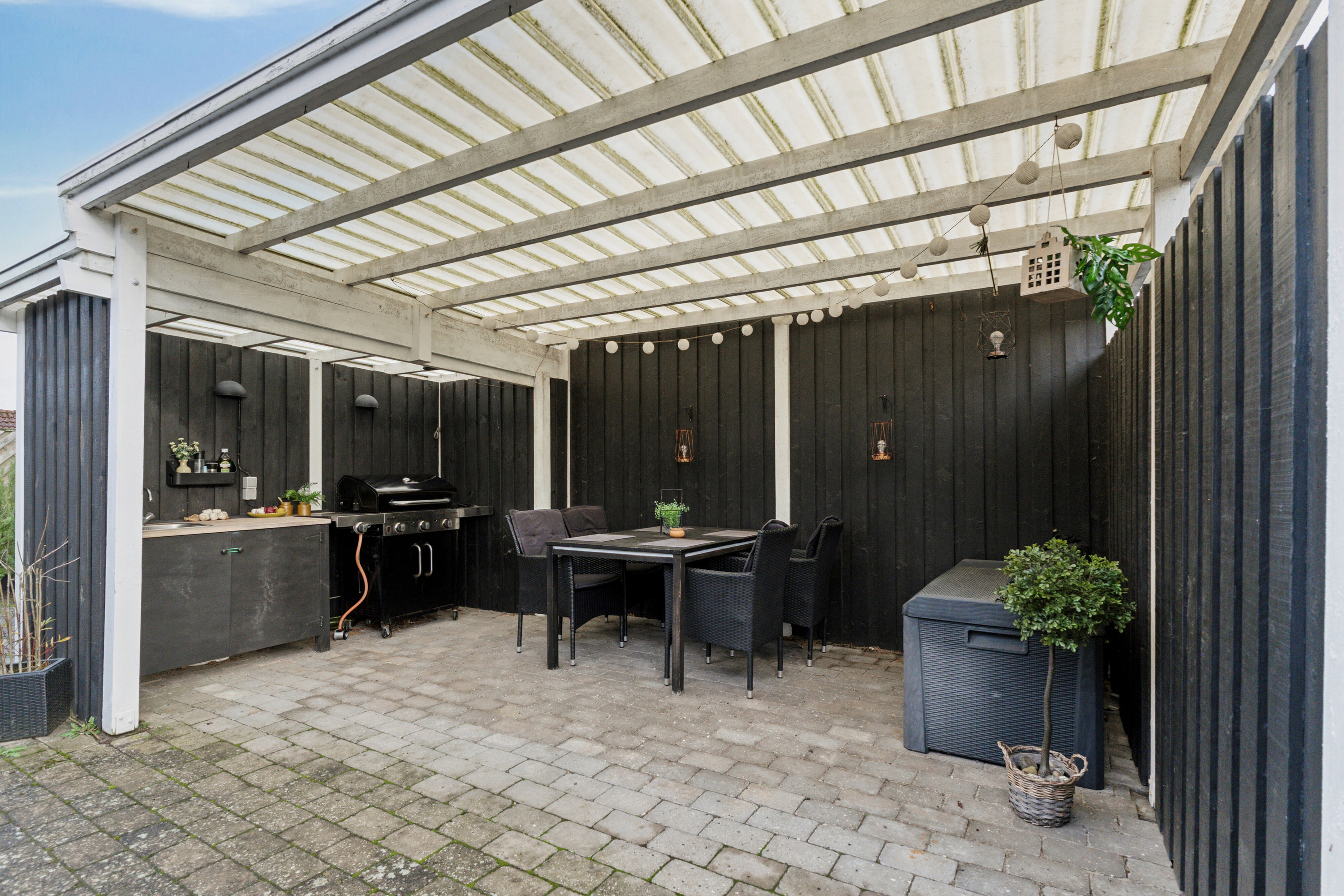 Fremhævet overdækket terrasse billede i fuldskærmstilstand. Billede af Ved Bækken 7, Hasmark Strand, 5450 Otterup