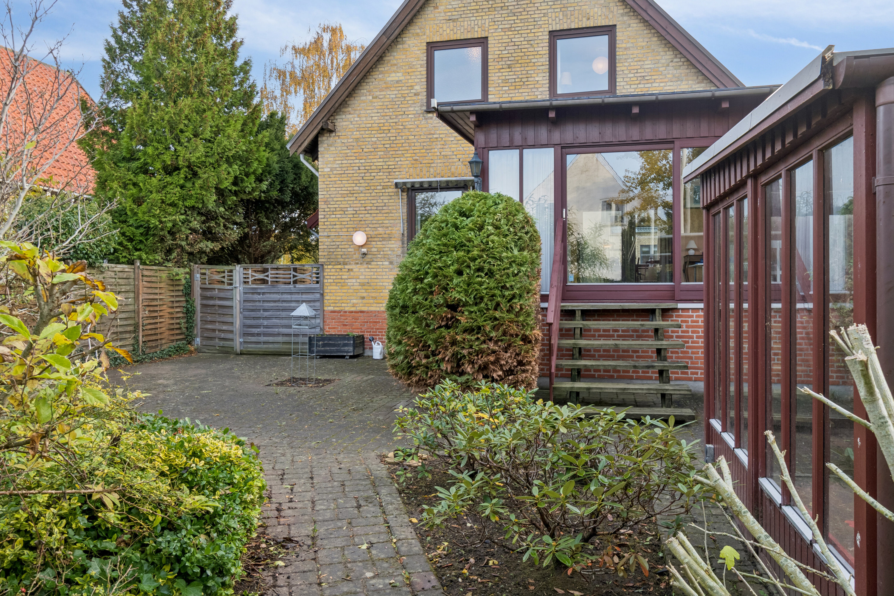 Fremhævet udendørs billede i fuldskærmstilstand. Billede af Rosenkildevej 23, 4200 Slagelse