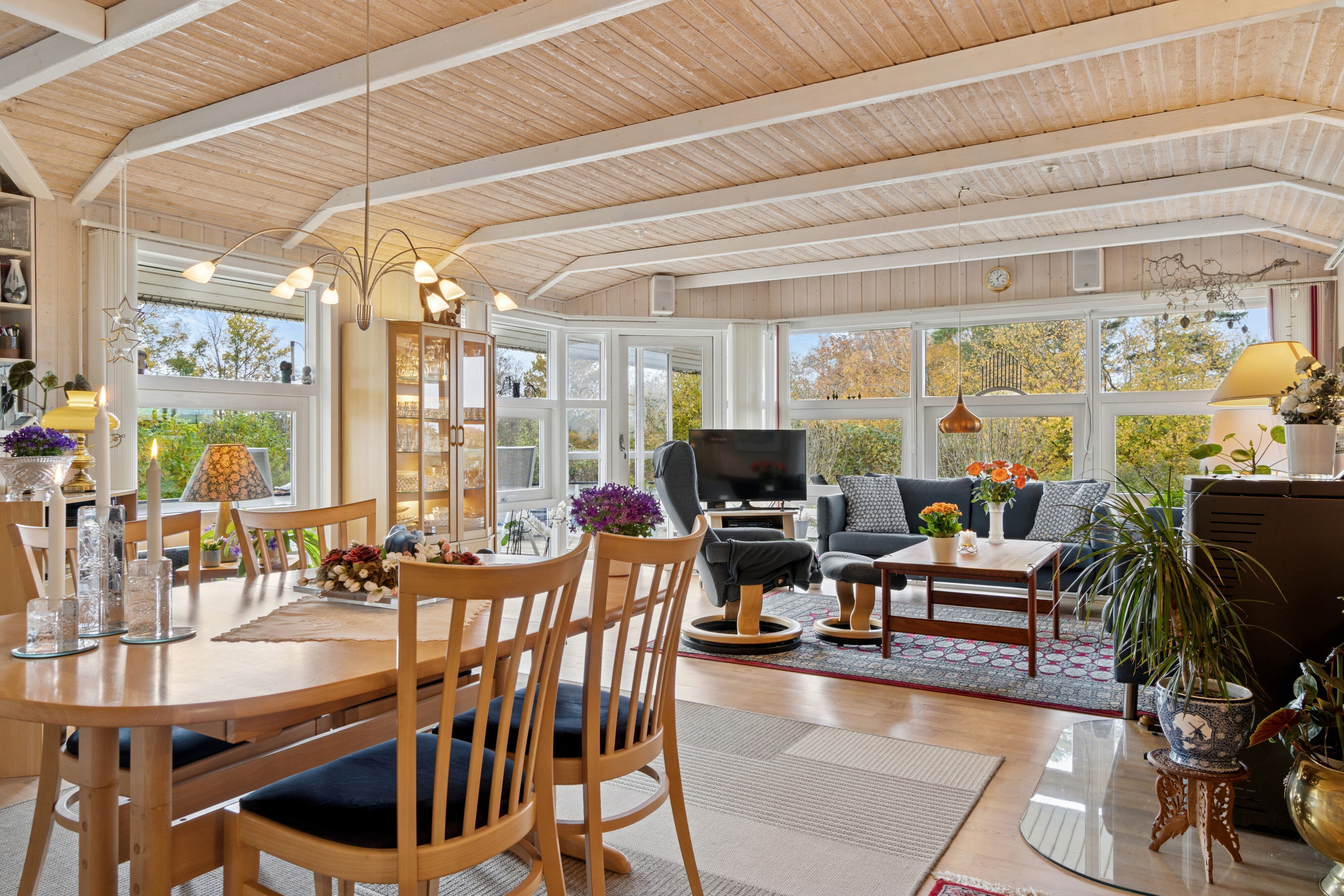 Fremhævet spisestue billede i fuldskærmstilstand. Billede af Lindevænget 20, Vellerup, 4050 Skibby