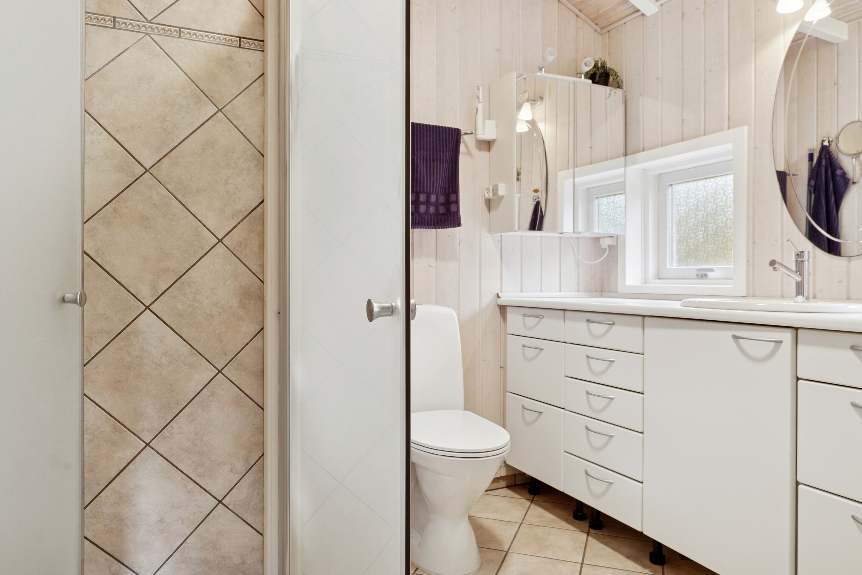 Fremhævet badeværelse billede i fuldskærmstilstand. Billede af Lindevænget 20, Vellerup, 4050 Skibby