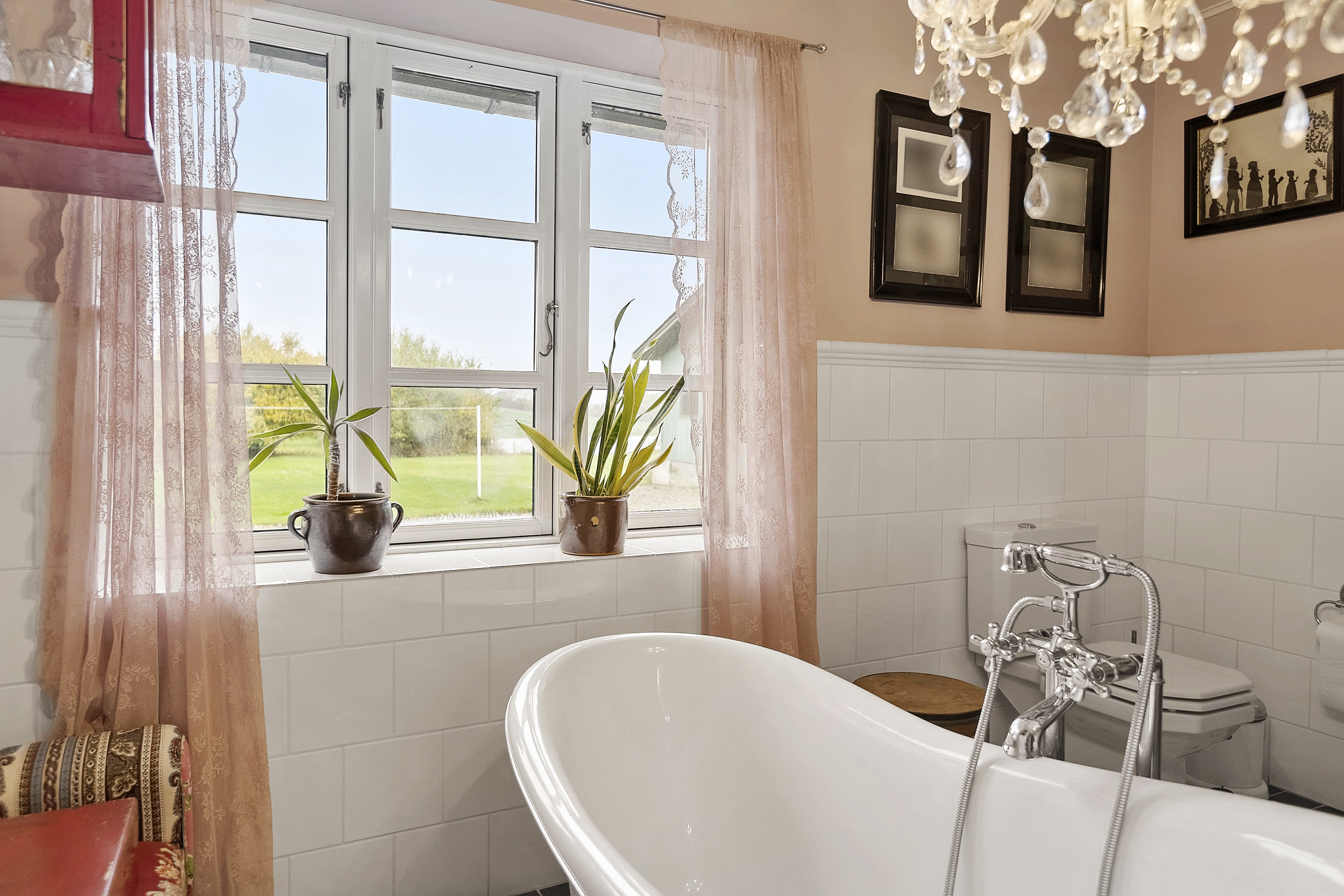 Fremhævet badeværelse billede i fuldskærmstilstand. Billede af Barsmark Bygade 225, 6200 Aabenraa