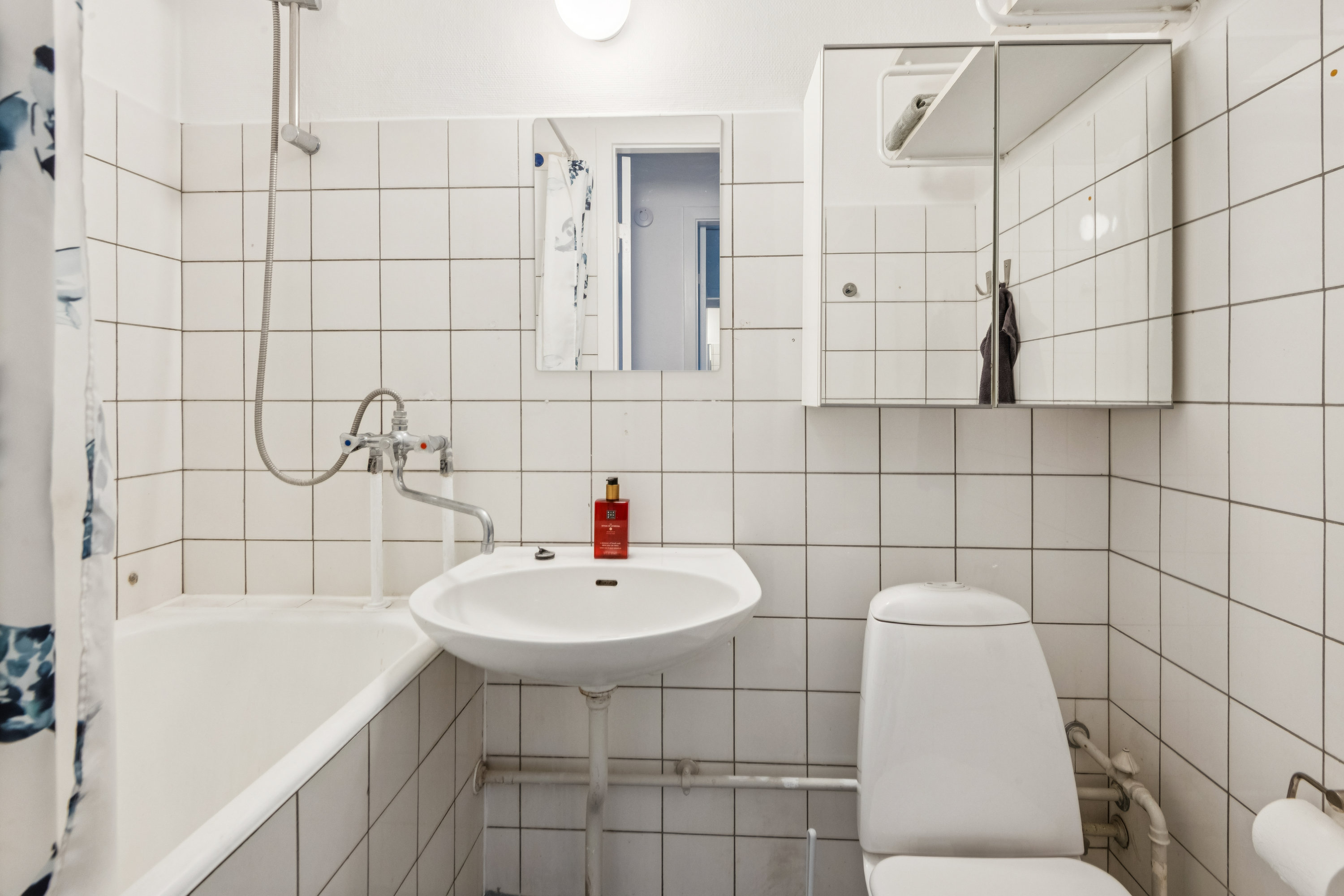 Fremhævet badeværelse billede i fuldskærmstilstand. Billede af Gertrud Rasks Vej 21, st.., 9210 Aalborg SØ