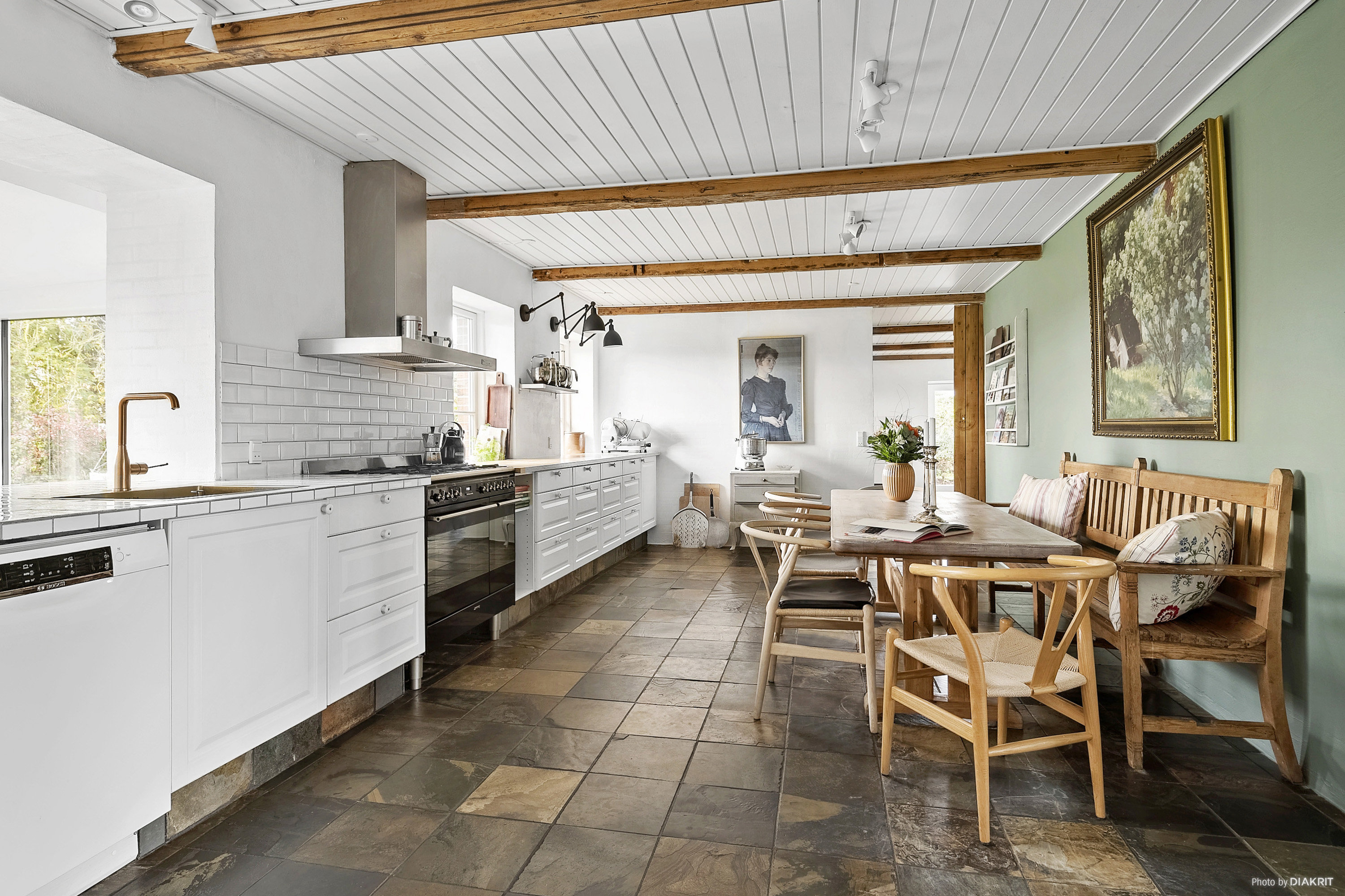 Fremhævet køkken billede i fuldskærmstilstand. Billede af Hølkenhavevej 4, Hølken, 8300 Odder