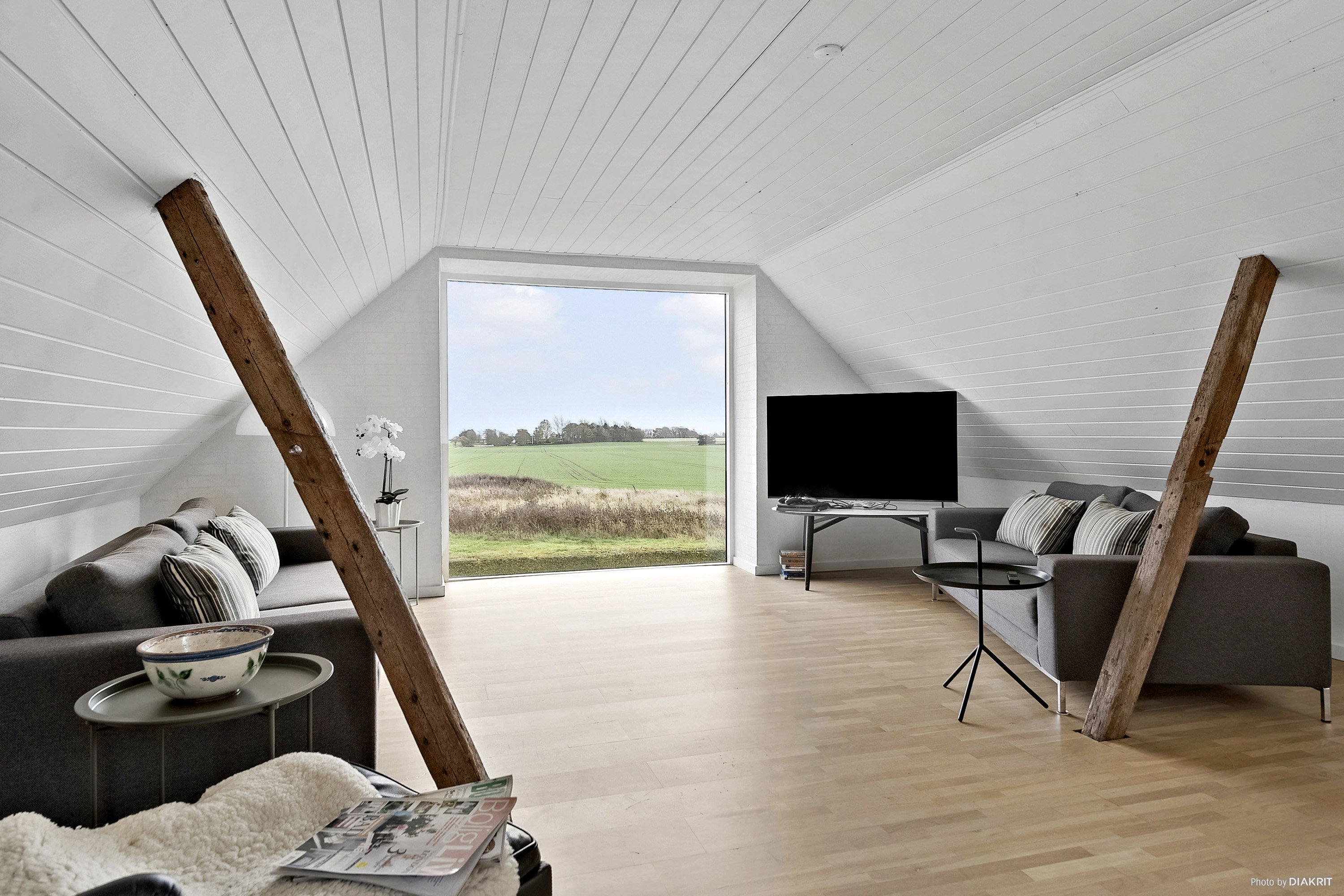 Fremhævet stue billede i fuldskærmstilstand. Billede af Hølkenhavevej 4, Hølken, 8300 Odder