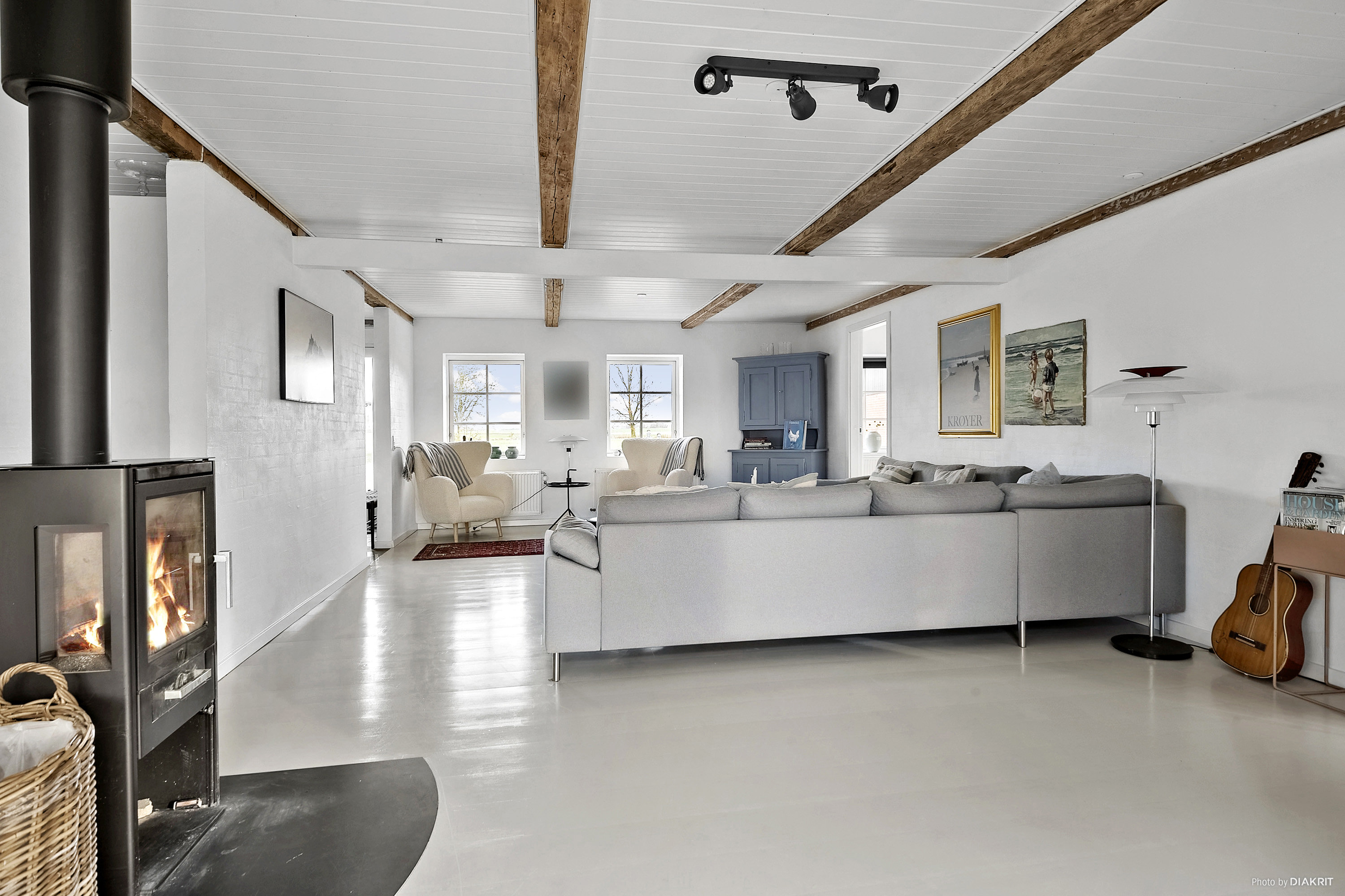 Fremhævet stue billede i fuldskærmstilstand. Billede af Hølkenhavevej 4, Hølken, 8300 Odder