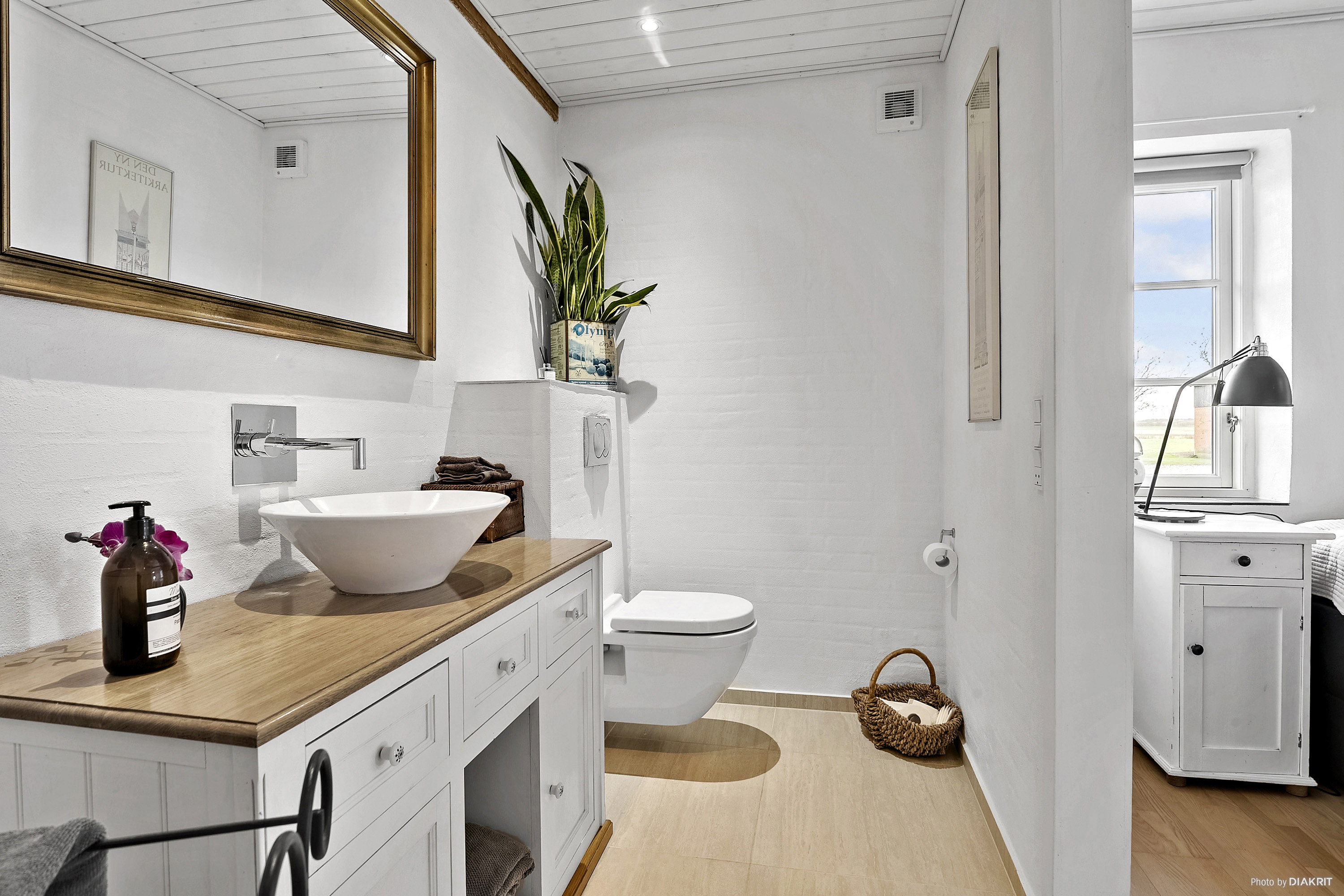 Fremhævet badeværelse billede i fuldskærmstilstand. Billede af Hølkenhavevej 4, Hølken, 8300 Odder