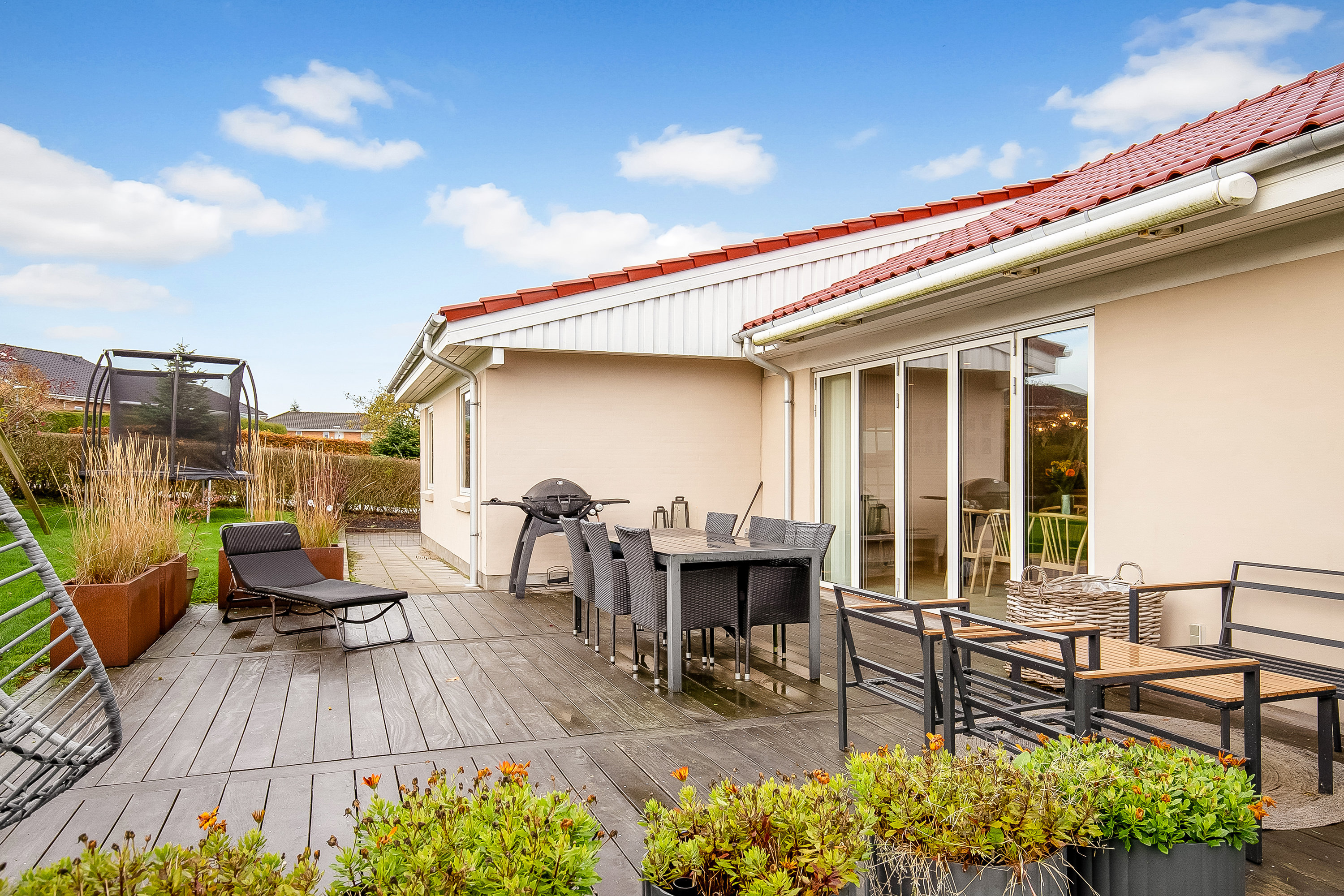 Fremhævet terrasse billede i fuldskærmstilstand. Billede af Borggårdsparken 26, 7080 Børkop