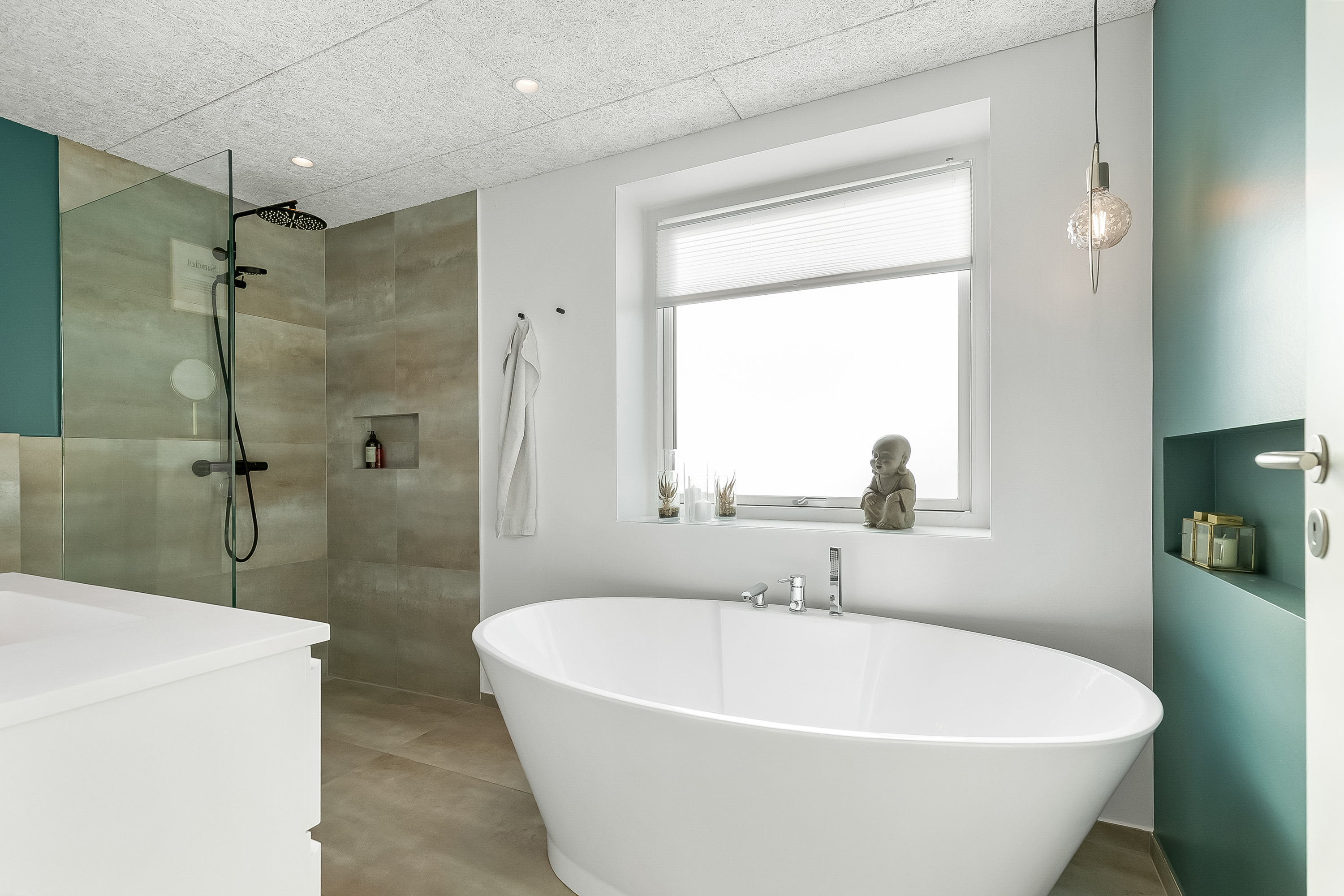 Fremhævet badeværelse billede i fuldskærmstilstand. Billede af Borggårdsparken 26, 7080 Børkop