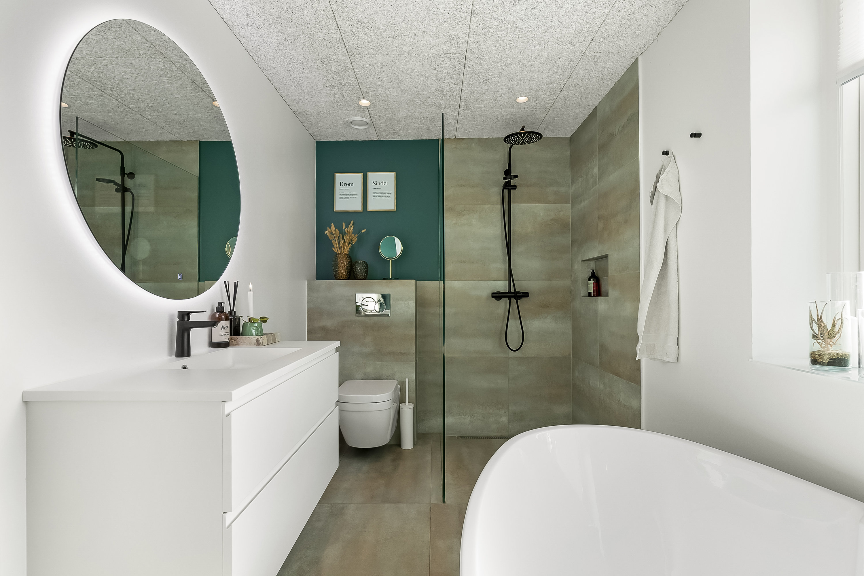 Fremhævet badeværelse billede i fuldskærmstilstand. Billede af Borggårdsparken 26, 7080 Børkop