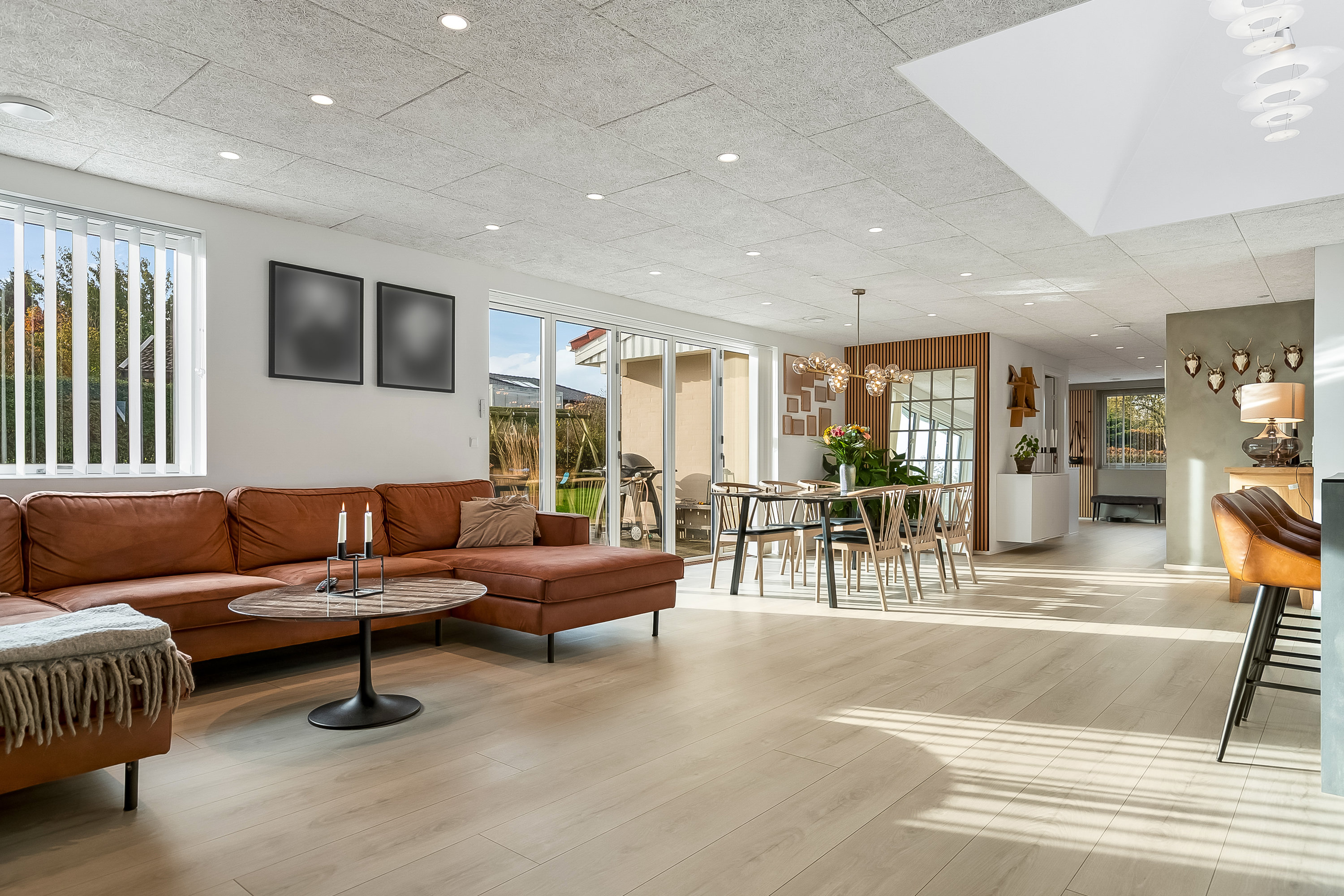 Fremhævet stue billede i fuldskærmstilstand. Billede af Borggårdsparken 26, 7080 Børkop