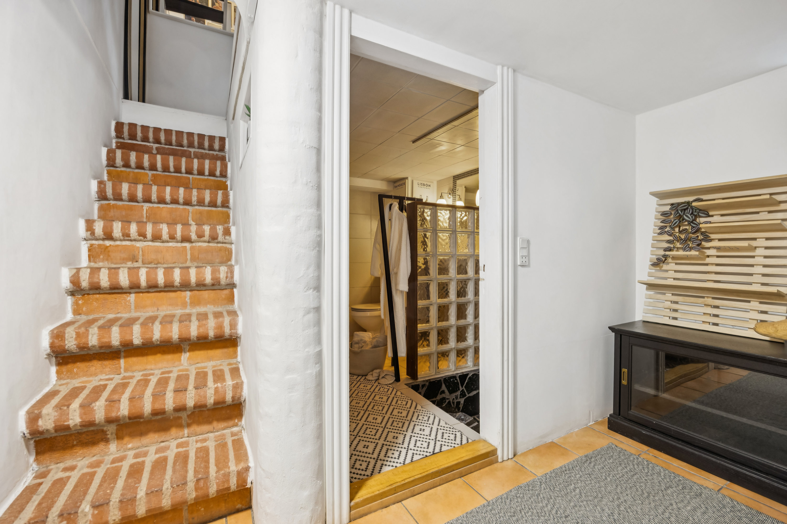 Fremhævet entré billede i fuldskærmstilstand. Billede af Vestvej 22, 9310 Vodskov