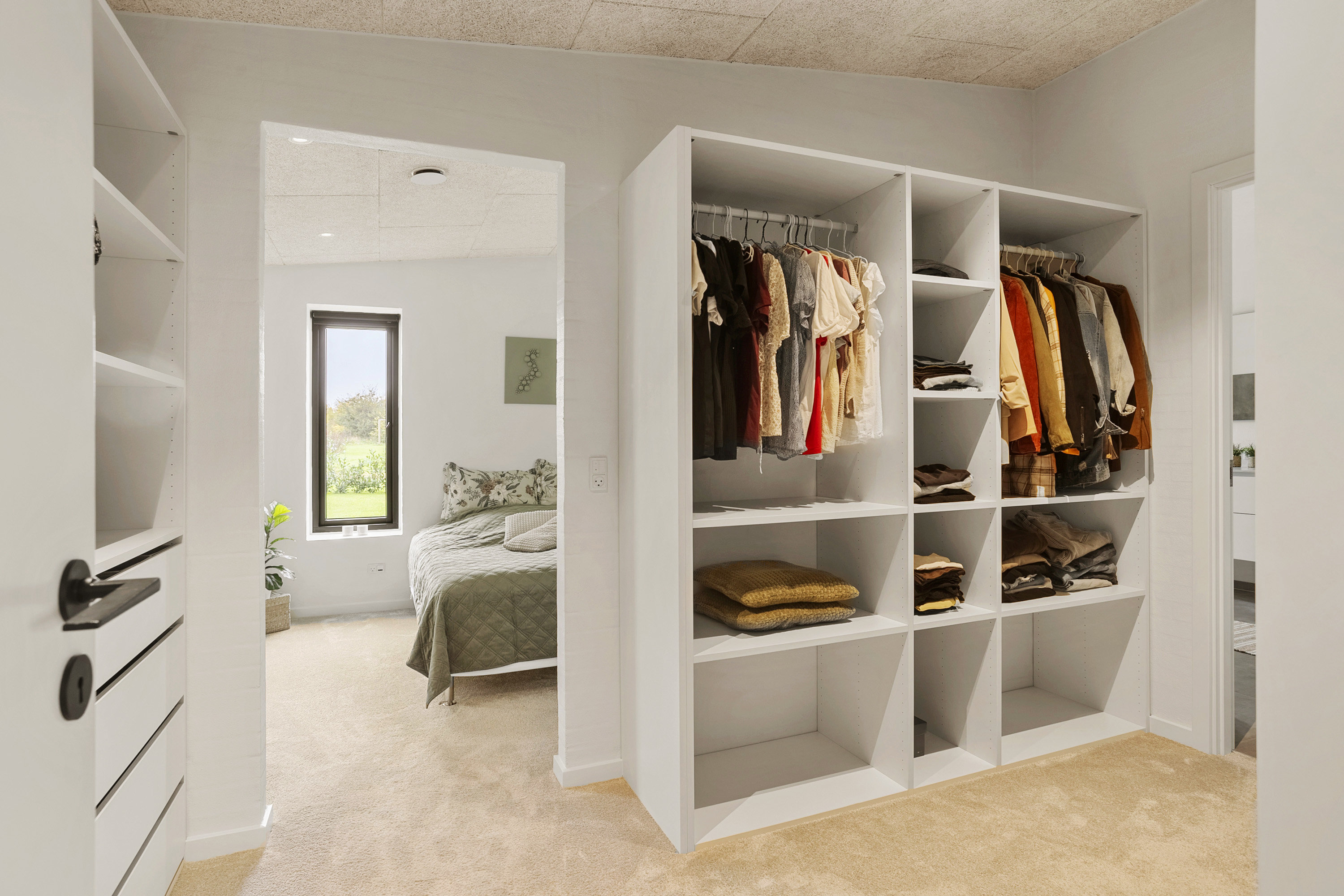 Fremhævet walk in closet billede i fuldskærmstilstand. Billede af Kongstedgårds Alle 21, 6600 Vejen