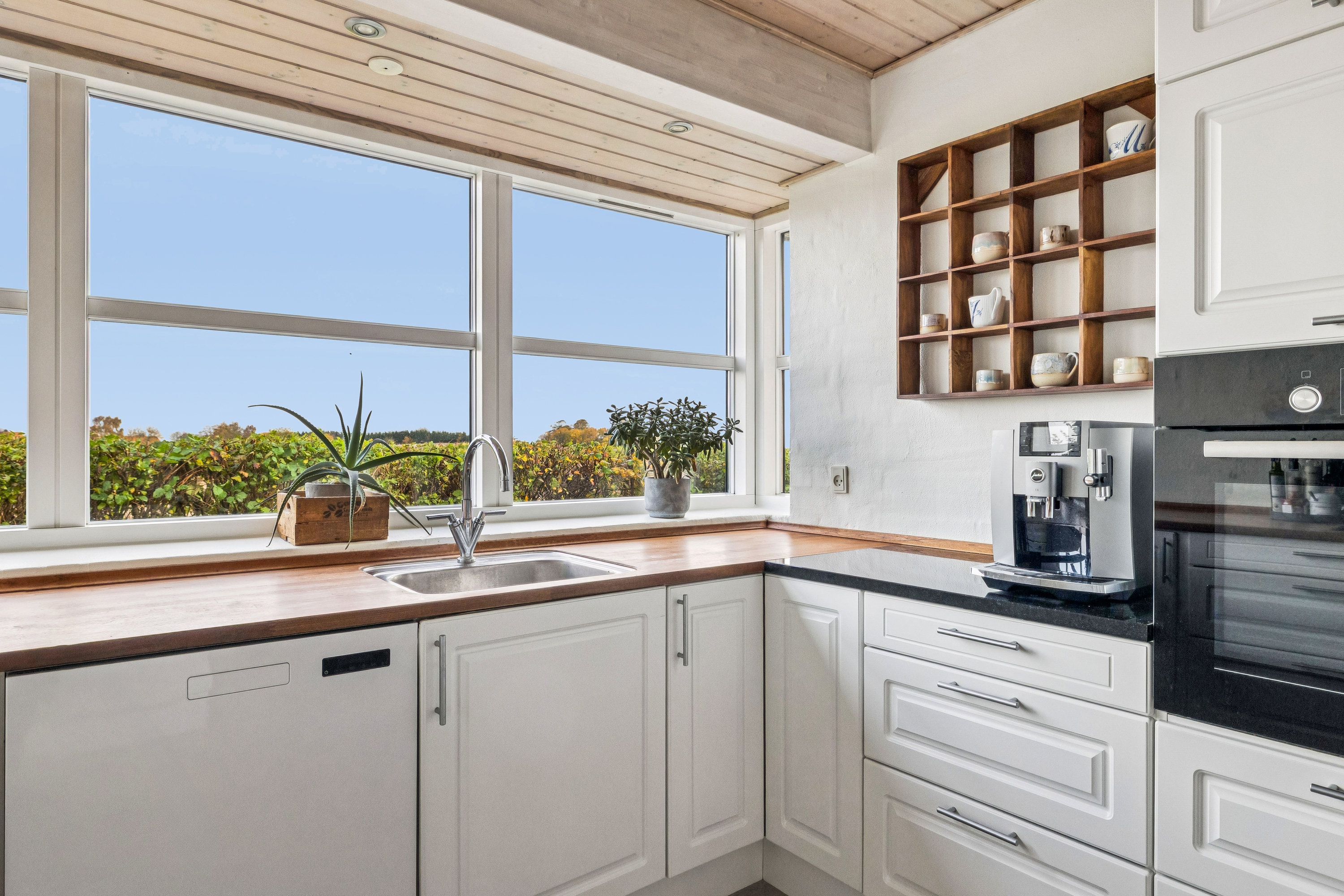 Fremhævet køkken billede i fuldskærmstilstand. Billede af Skovkildeparken 73, Virring, 8660 Skanderborg